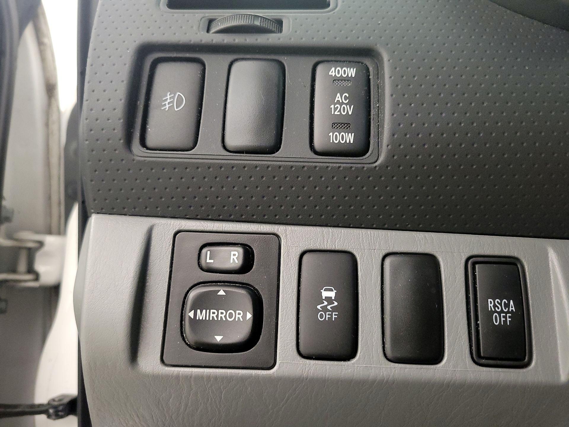 Thumbnail: 2014 Toyota Tacoma - 13