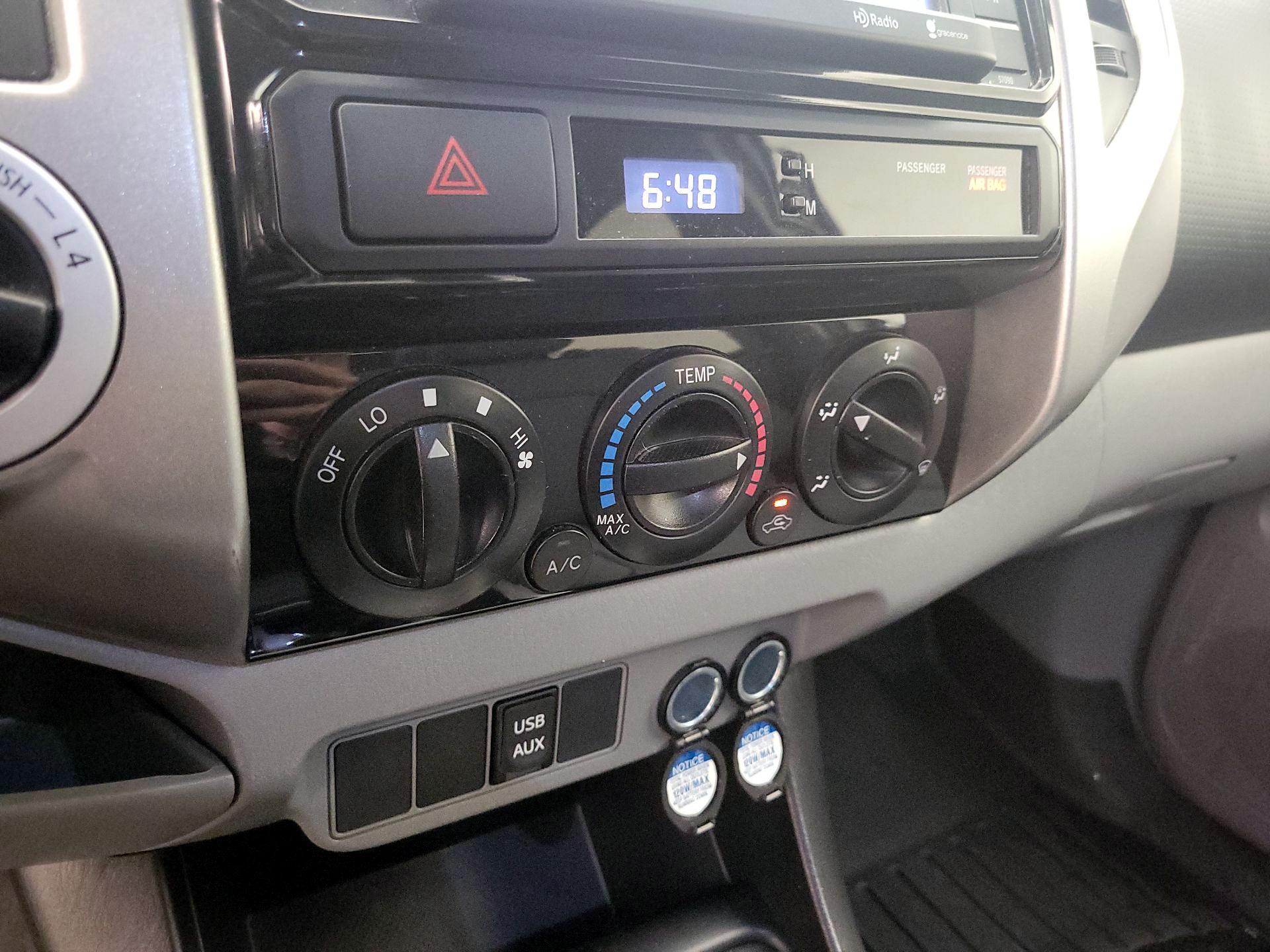 Thumbnail: 2014 Toyota Tacoma - 16