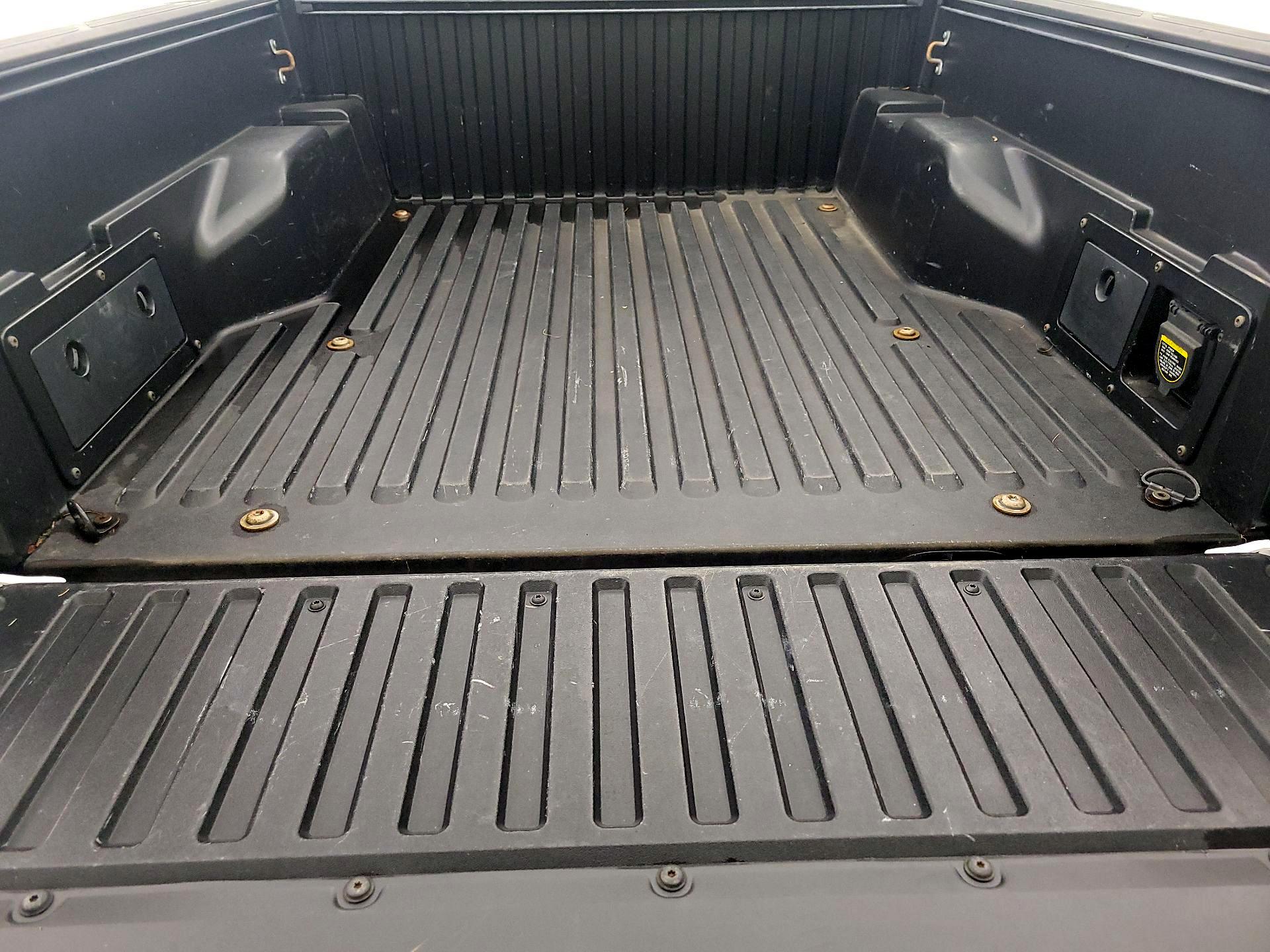 Thumbnail: 2014 Toyota Tacoma - 20