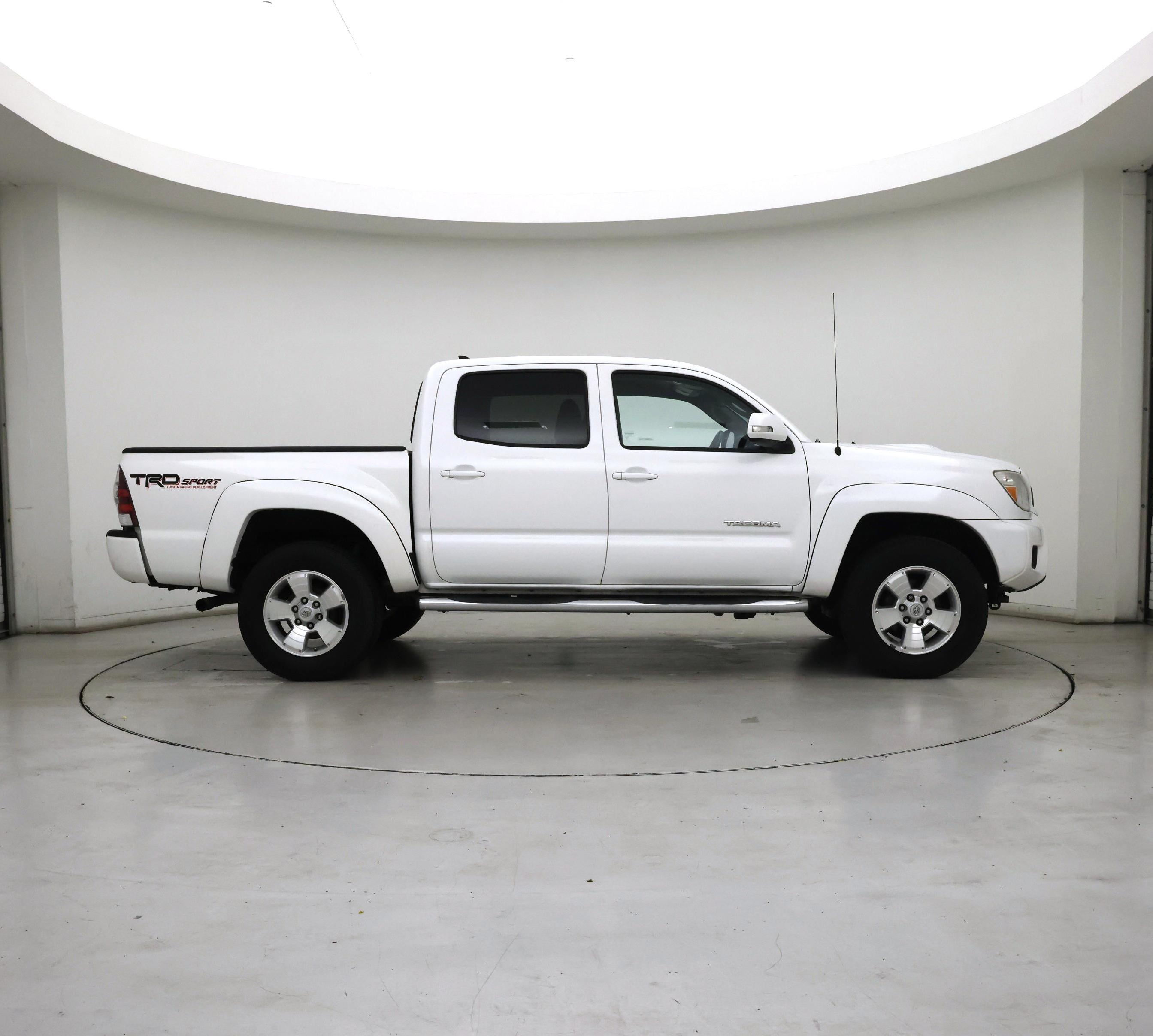 Thumbnail: 2014 Toyota Tacoma - 7