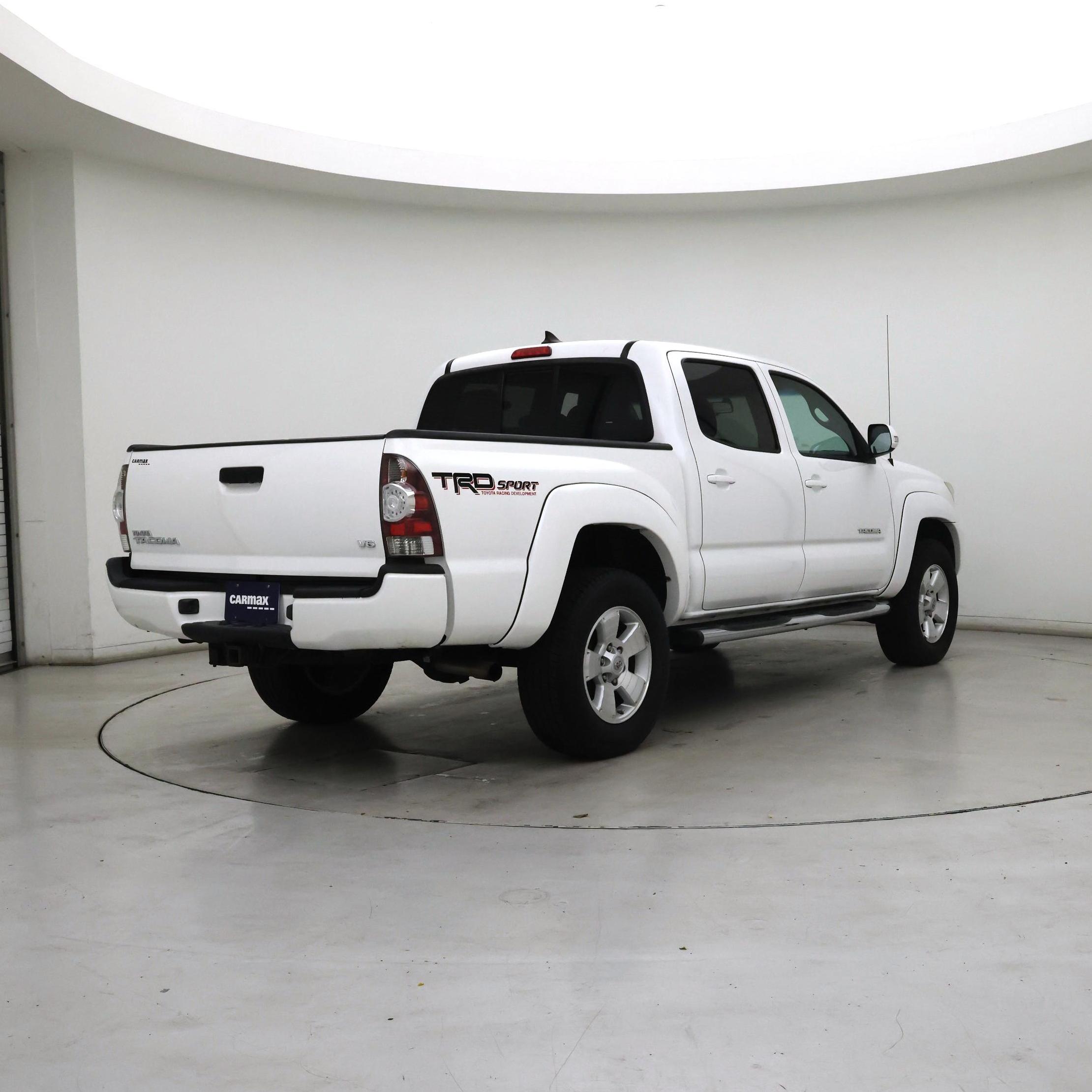 Thumbnail: 2014 Toyota Tacoma - 8