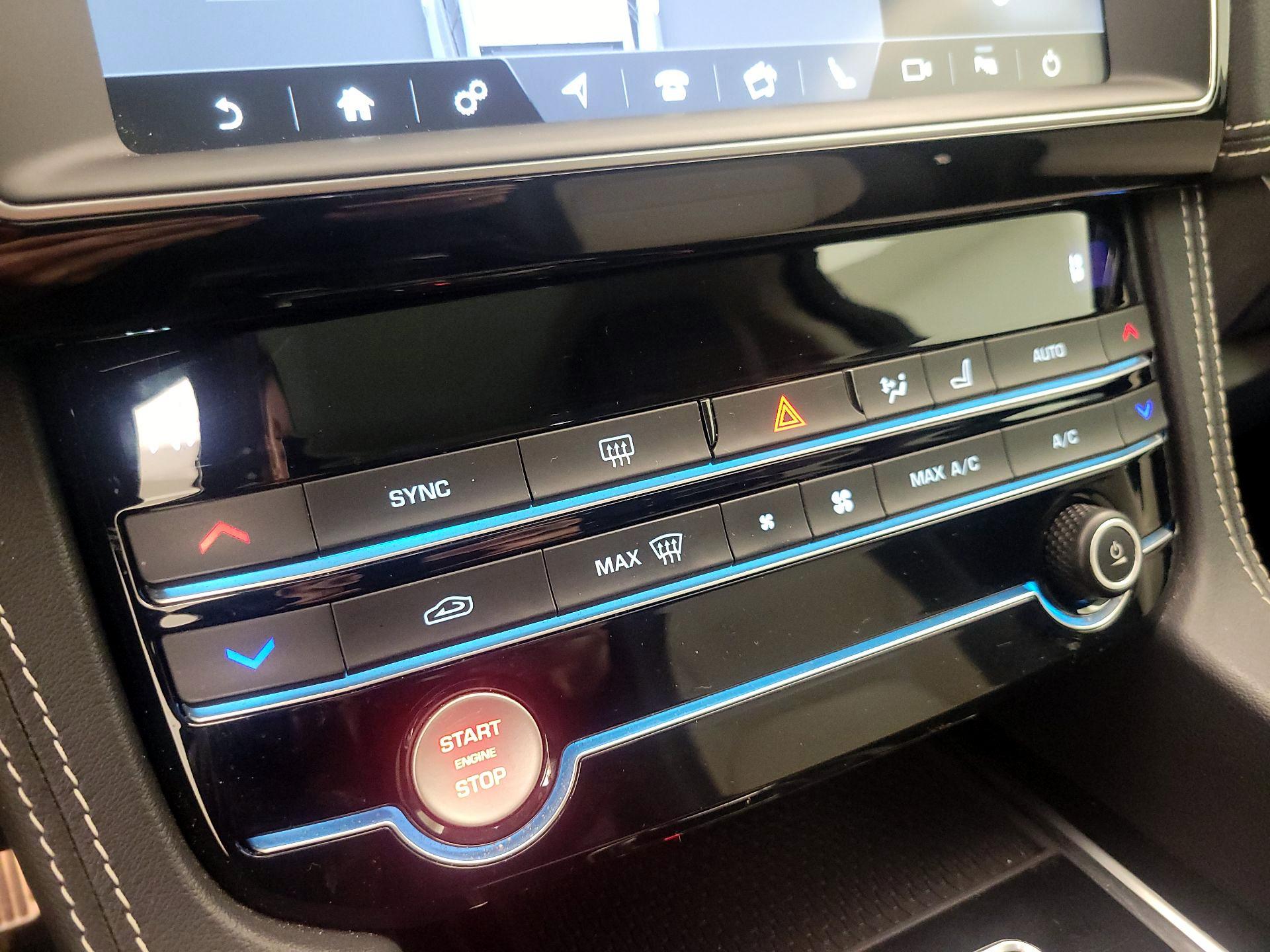 Thumbnail: 2020 Jaguar F-Pace - 16