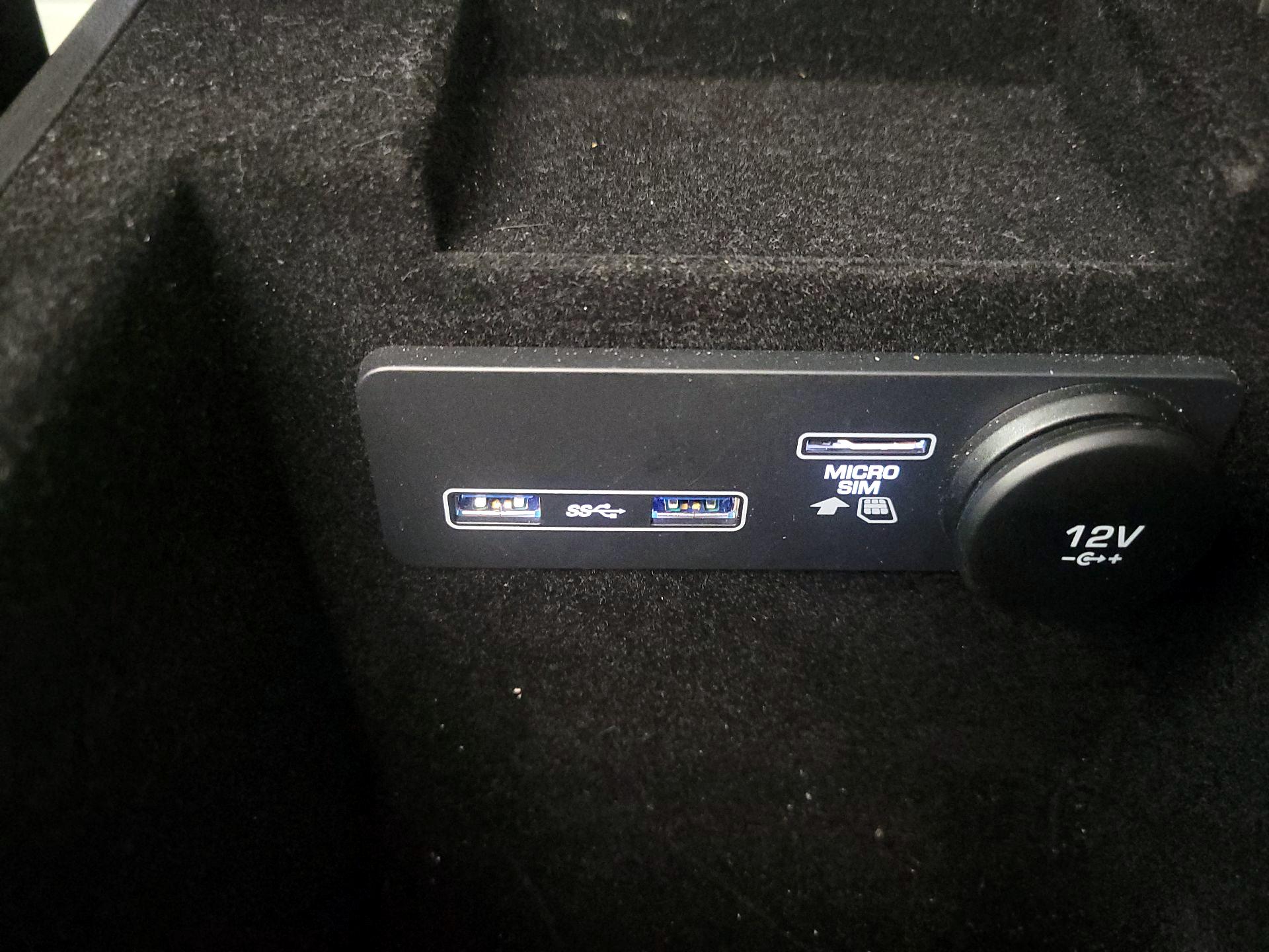 Thumbnail: 2020 Jaguar F-Pace - 18