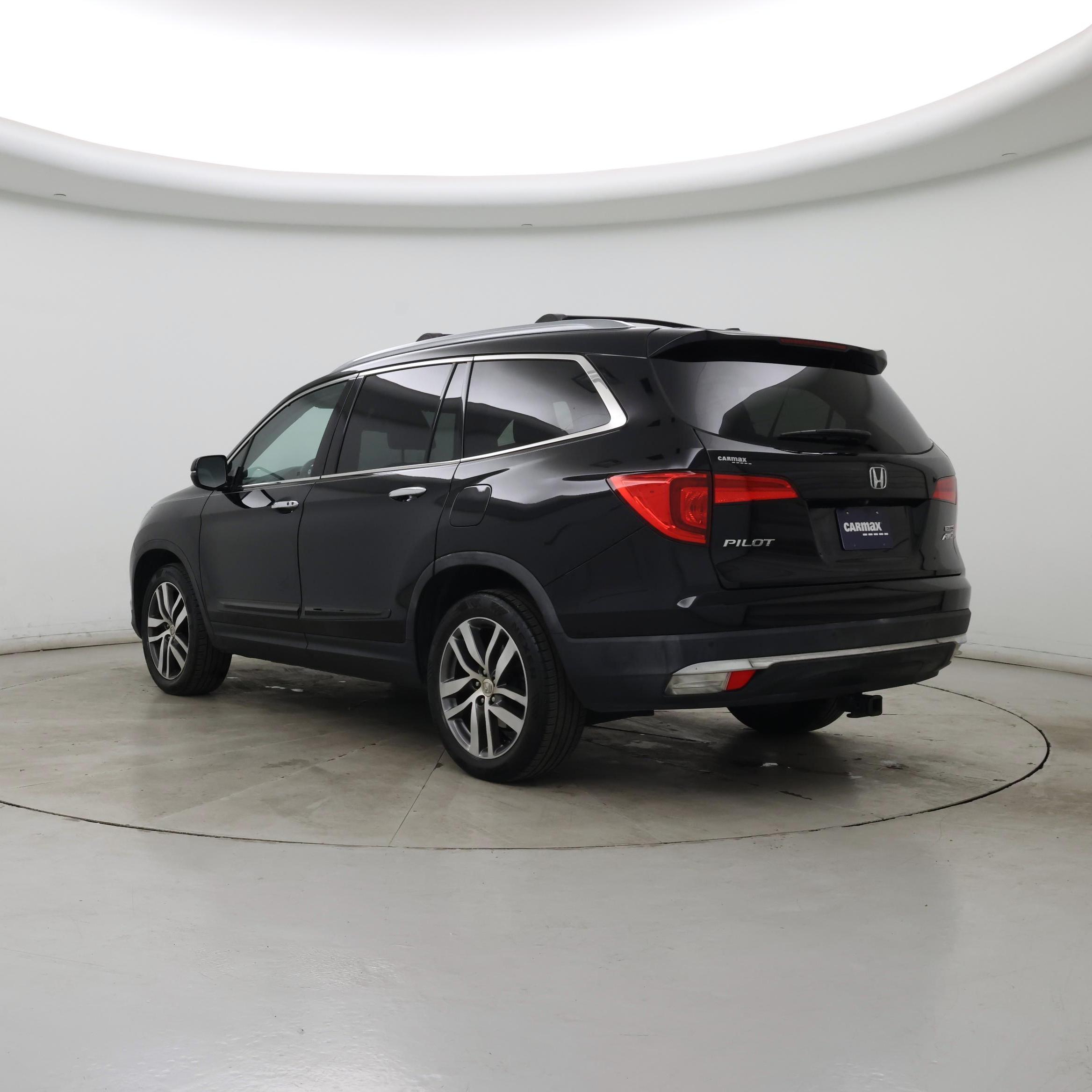 Thumbnail: 2017 Honda Pilot - 2