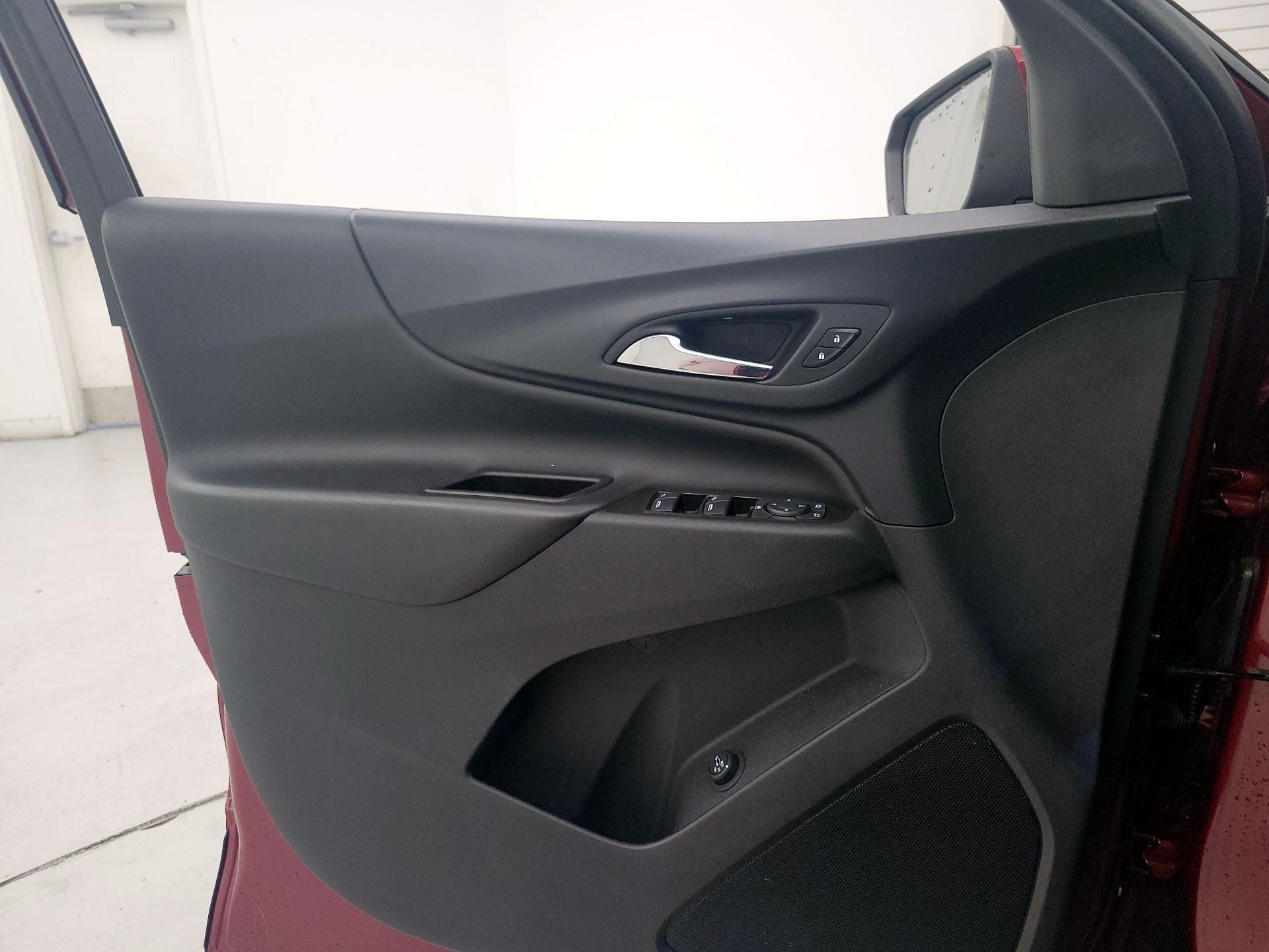 Thumbnail: 2021 Chevrolet Equinox - 12