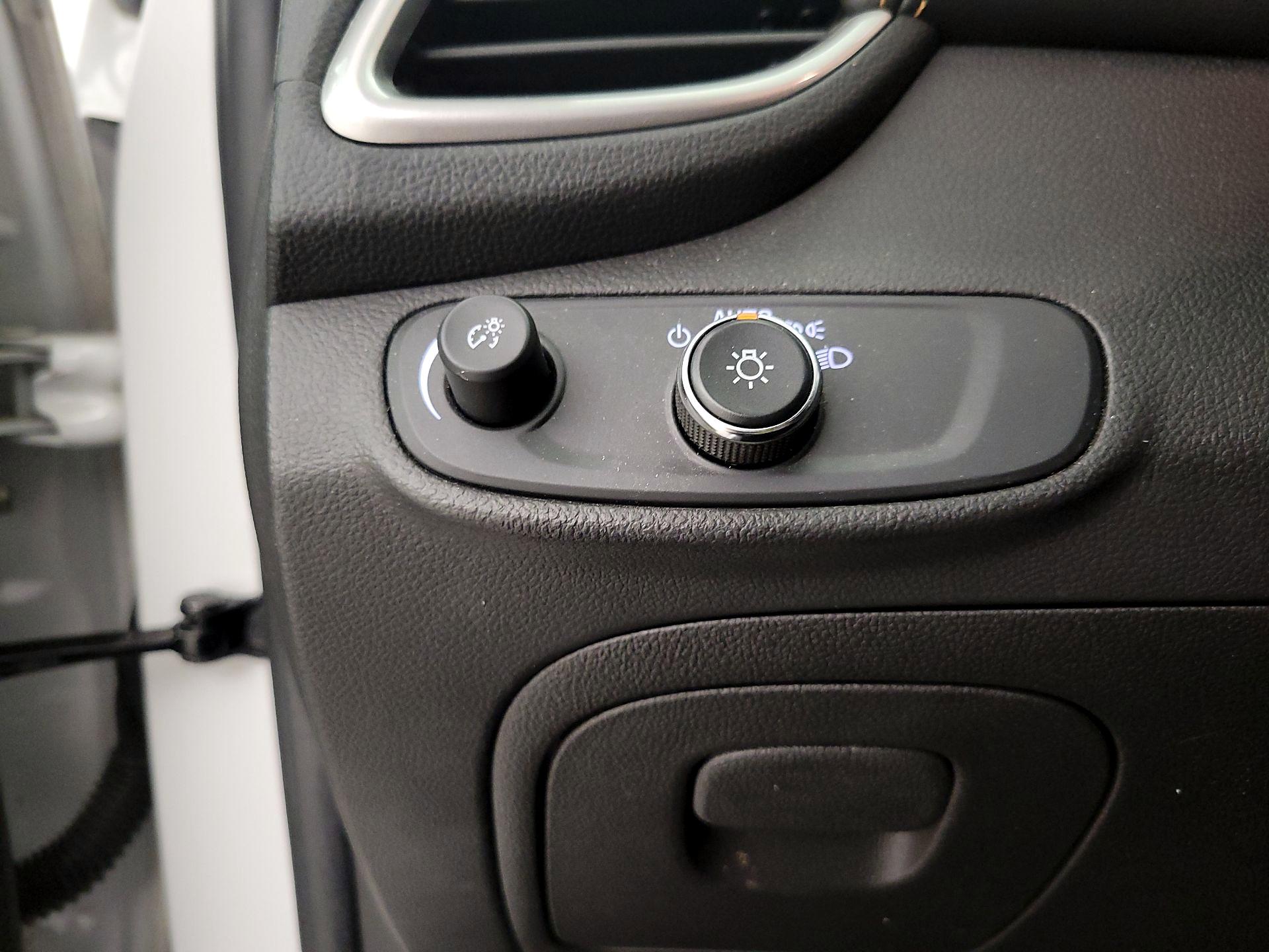 Thumbnail: 2020 Chevrolet Trax - 13