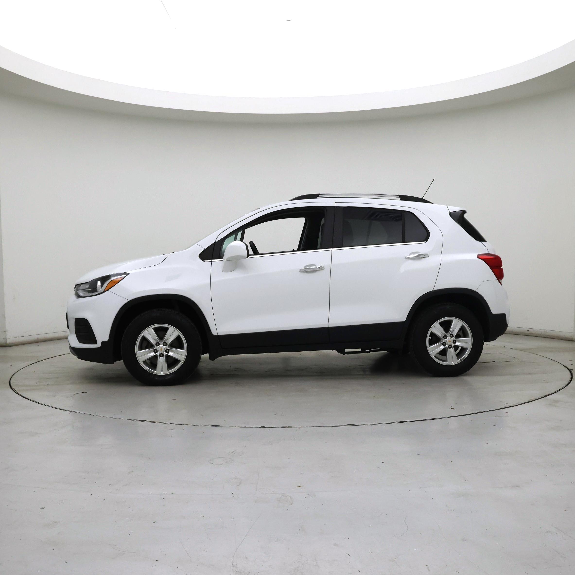 Thumbnail: 2020 Chevrolet Trax - 3