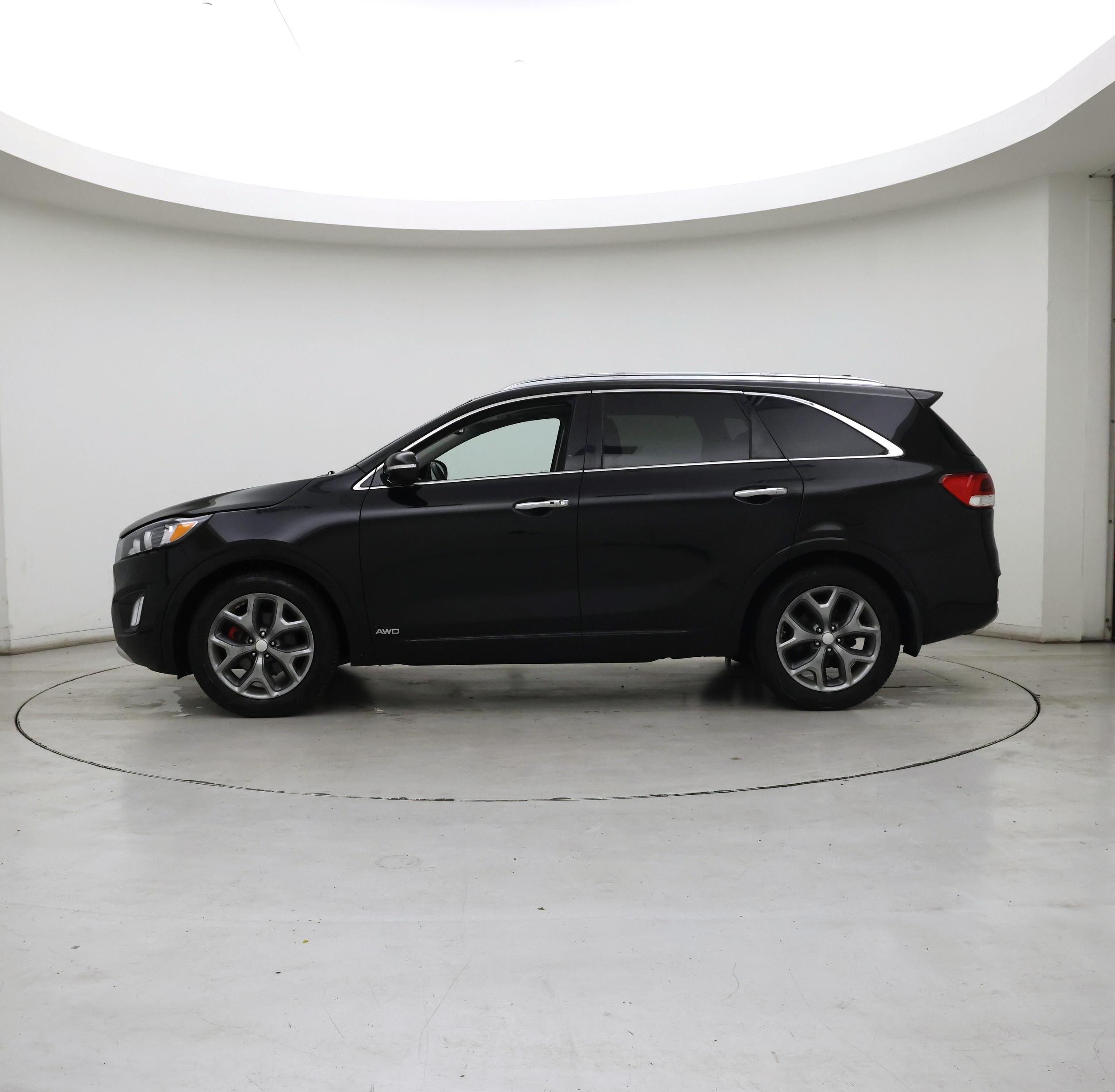 Thumbnail: 2016 Kia Sorento - 3