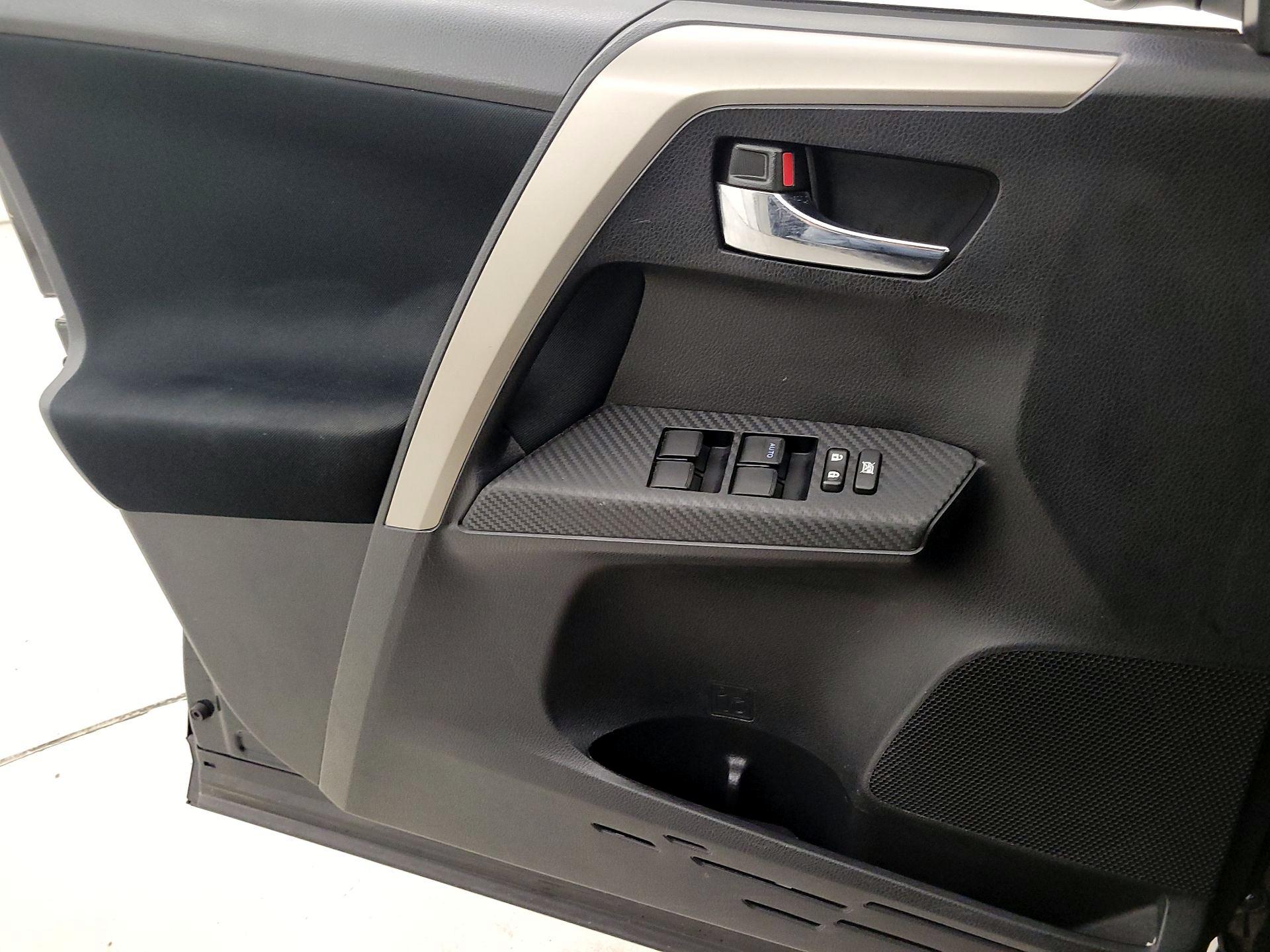 Thumbnail: 2014 Toyota RAV4 - 12