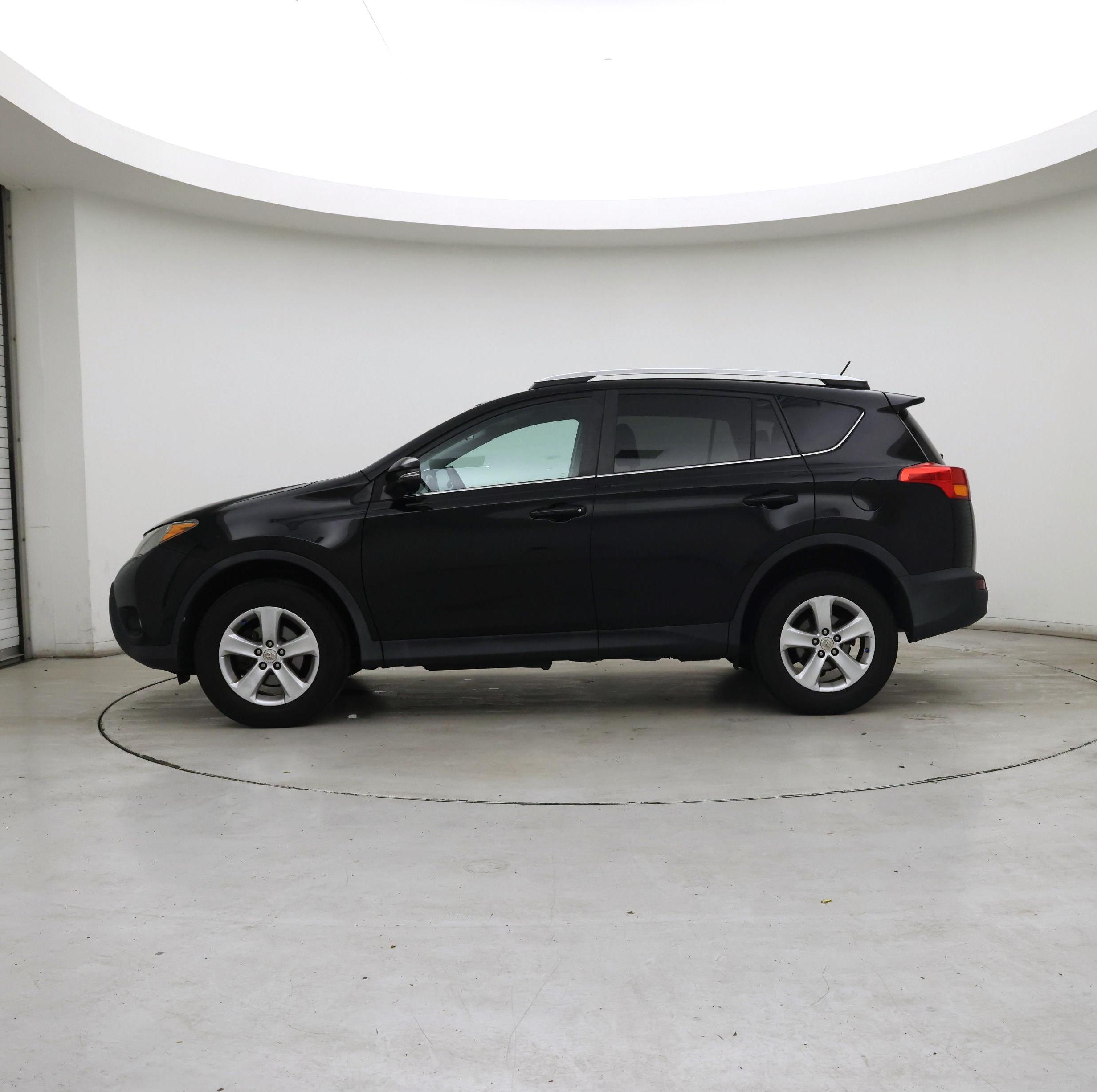 Thumbnail: 2014 Toyota RAV4 - 3