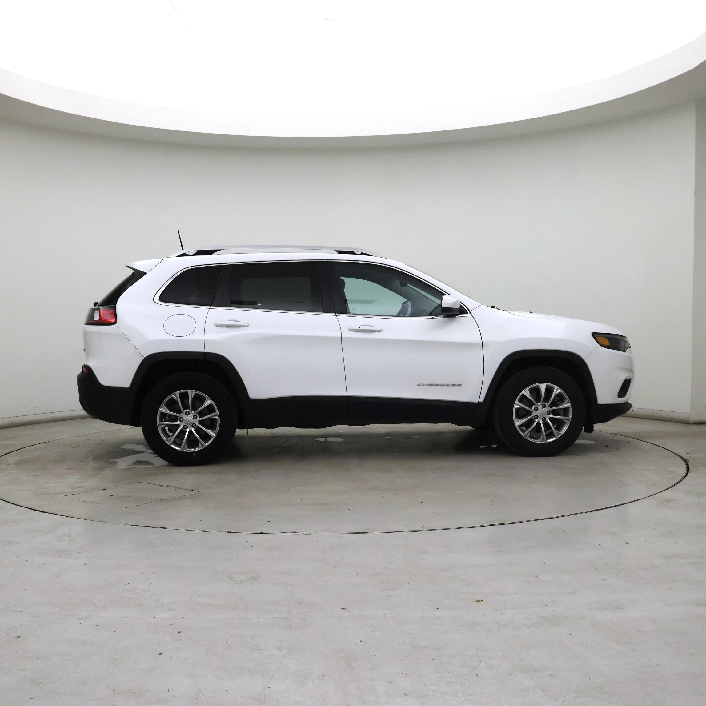 Thumbnail: 2021 Jeep Cherokee - 7