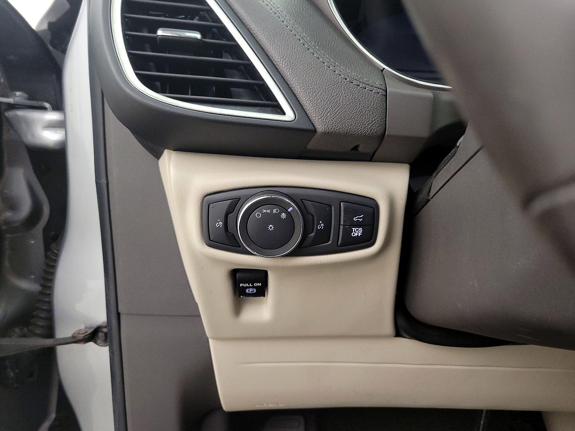 Thumbnail: 2020 Lincoln Nautilus - 13