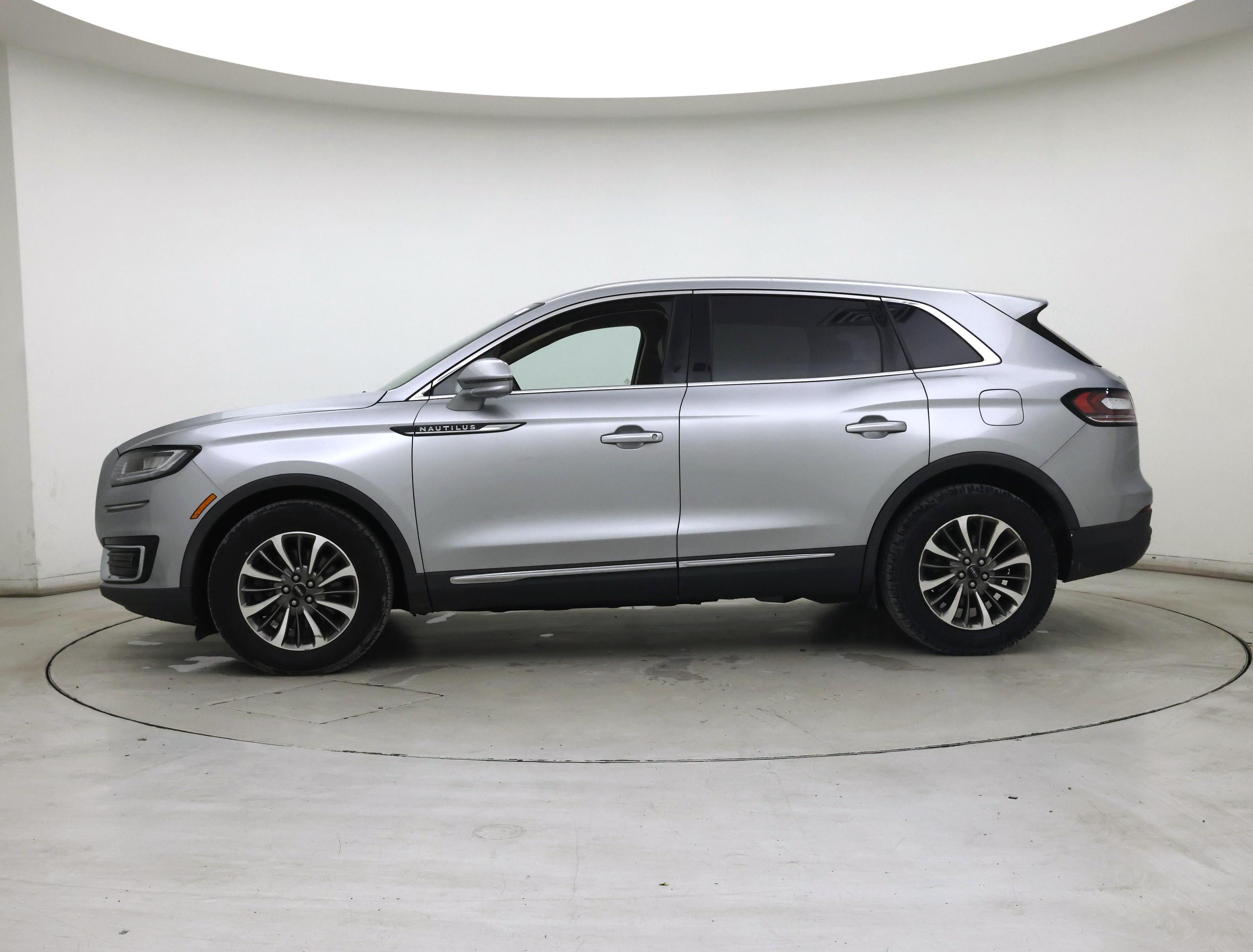 Thumbnail: 2020 Lincoln Nautilus - 3