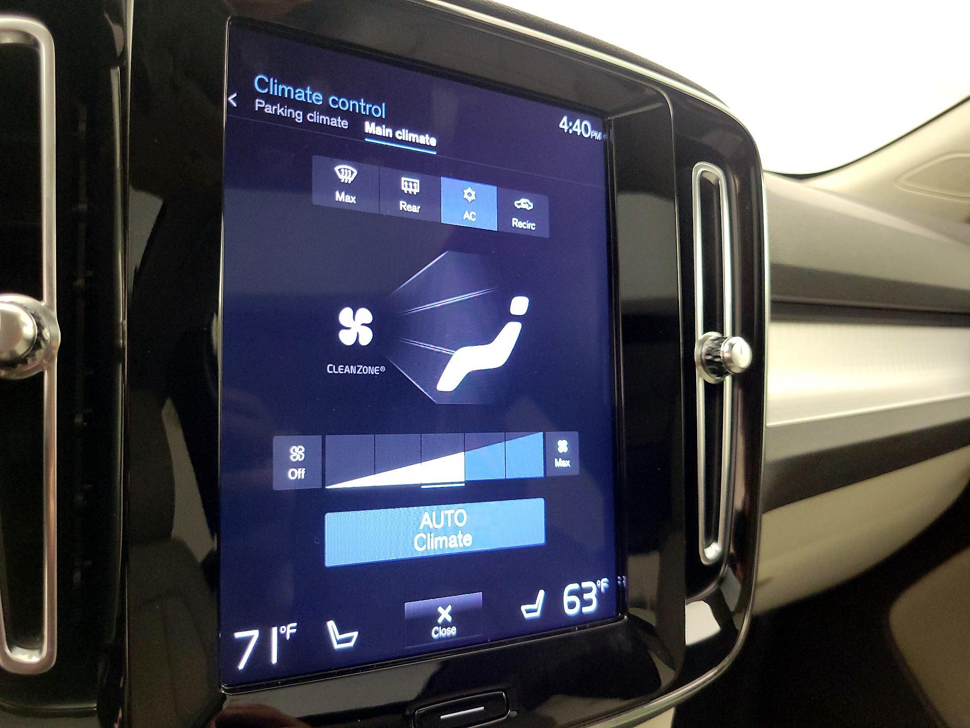 Thumbnail: 2019 Volvo XC40 - 16