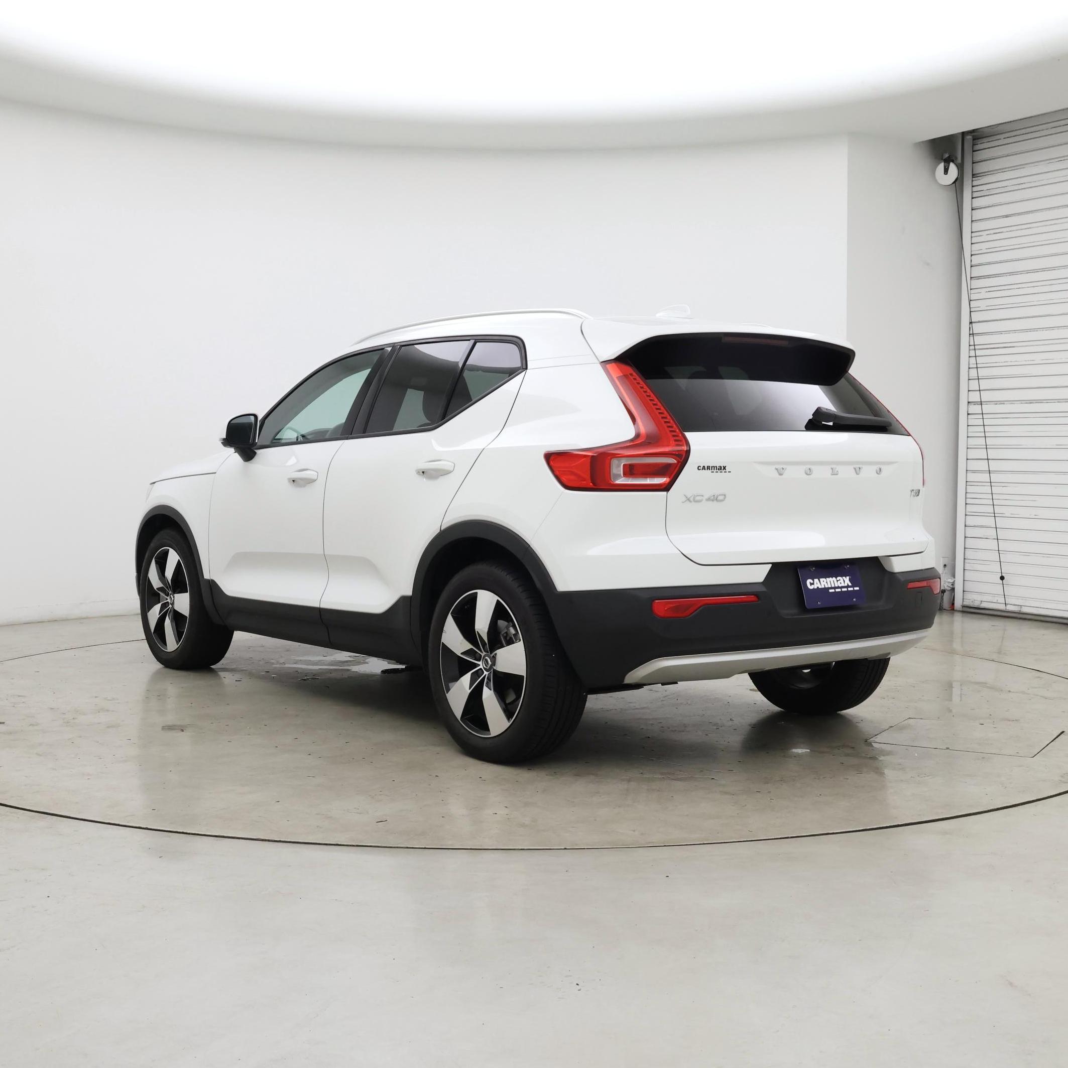 Thumbnail: 2019 Volvo XC40 - 2