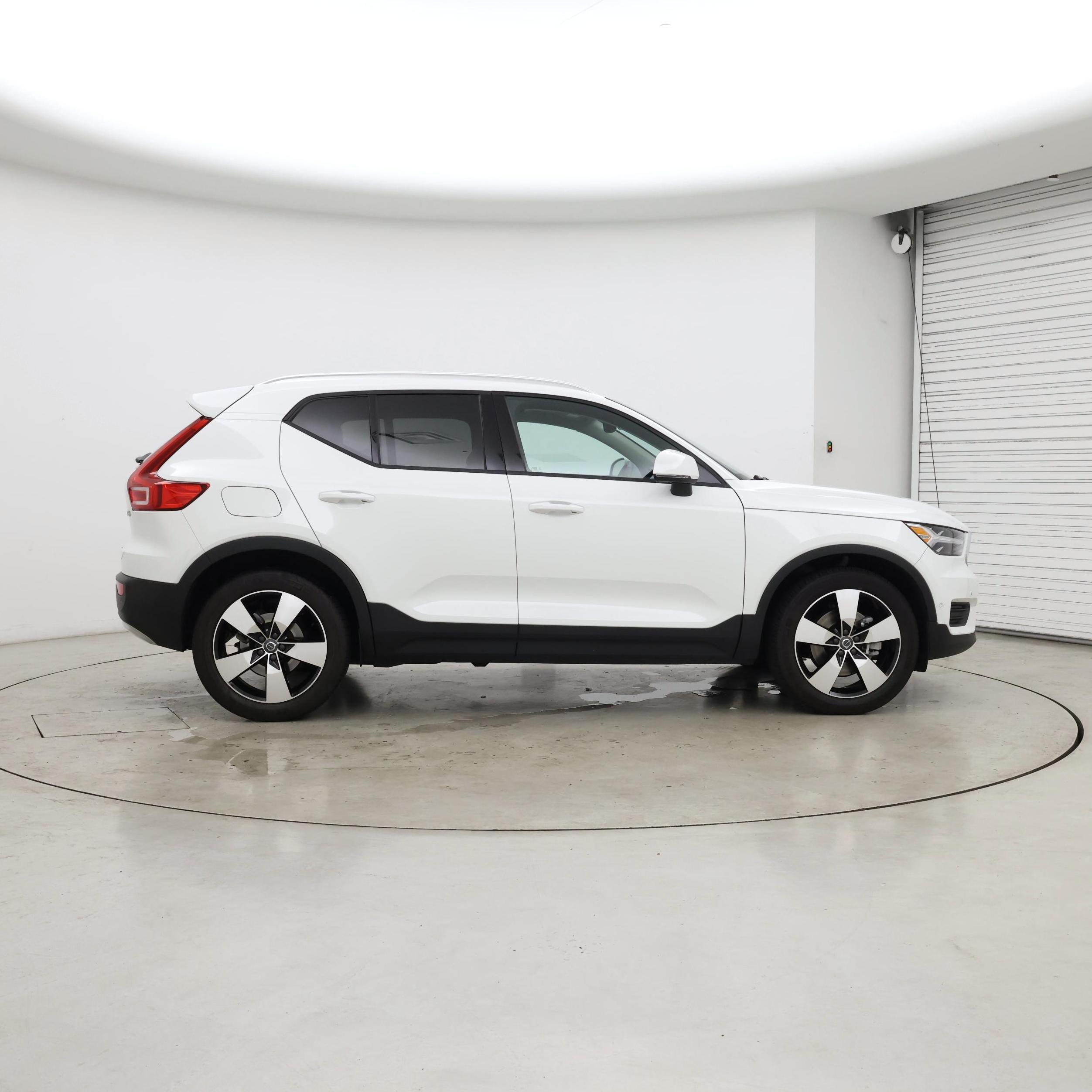 Thumbnail: 2019 Volvo XC40 - 7