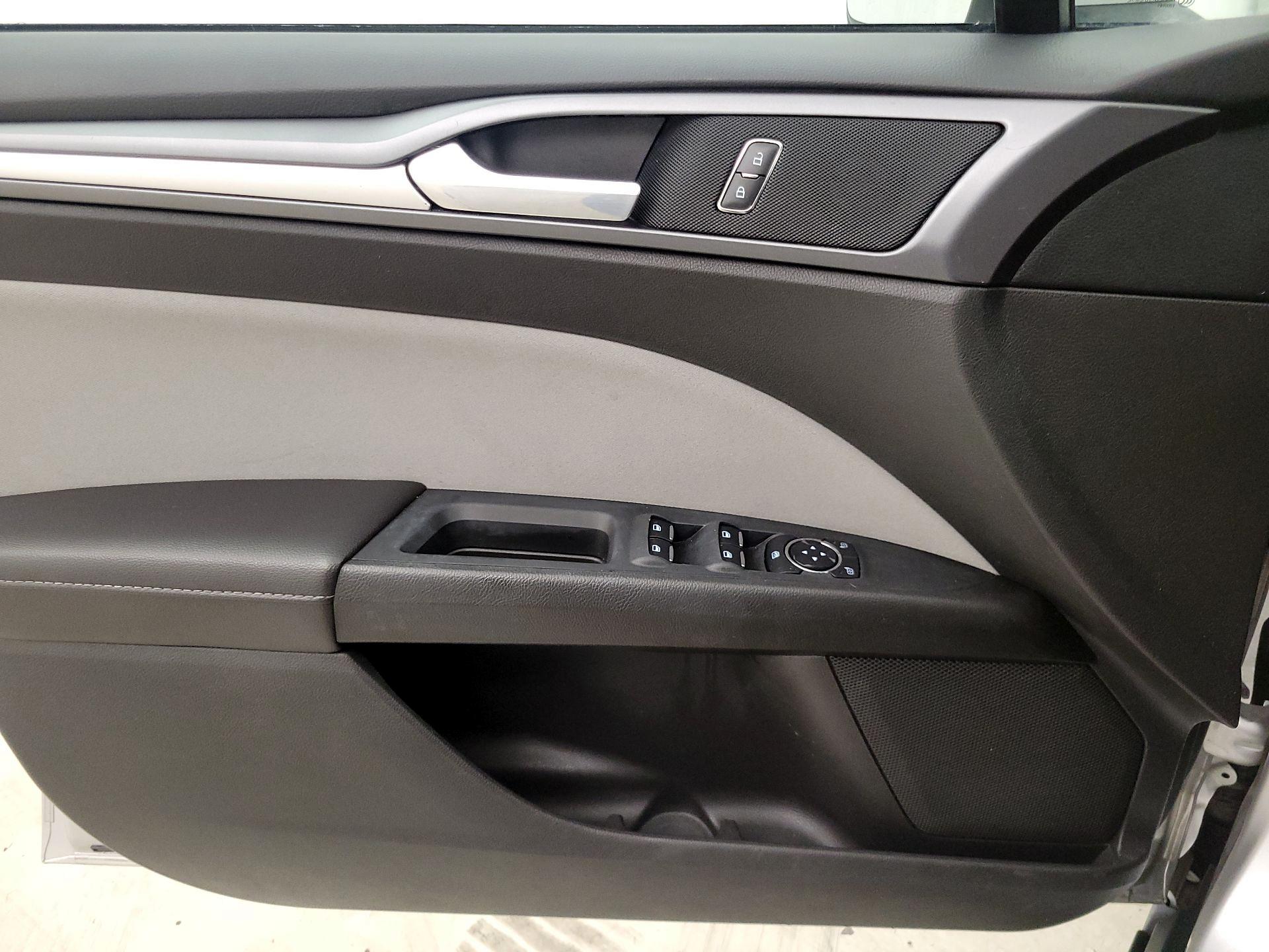 Thumbnail: 2014 Ford Fusion - 12