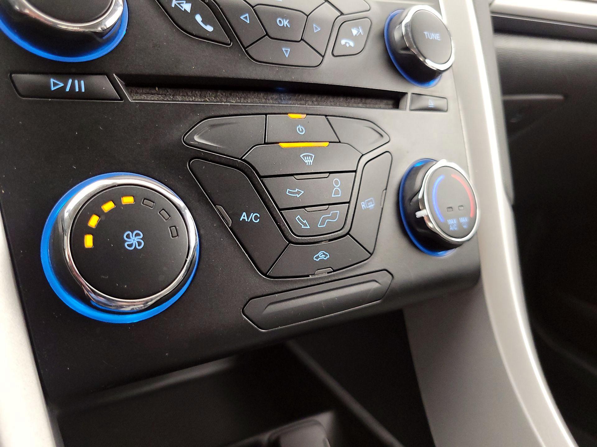 Thumbnail: 2014 Ford Fusion - 15
