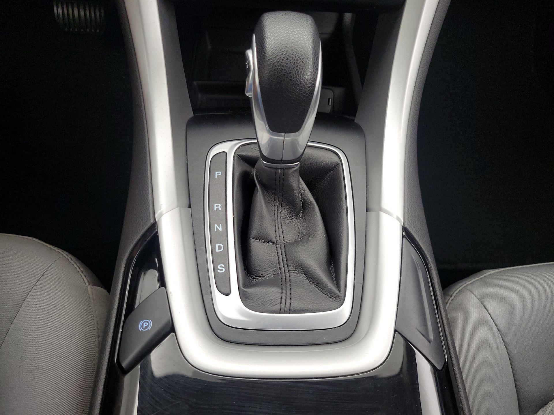 Thumbnail: 2014 Ford Fusion - 16