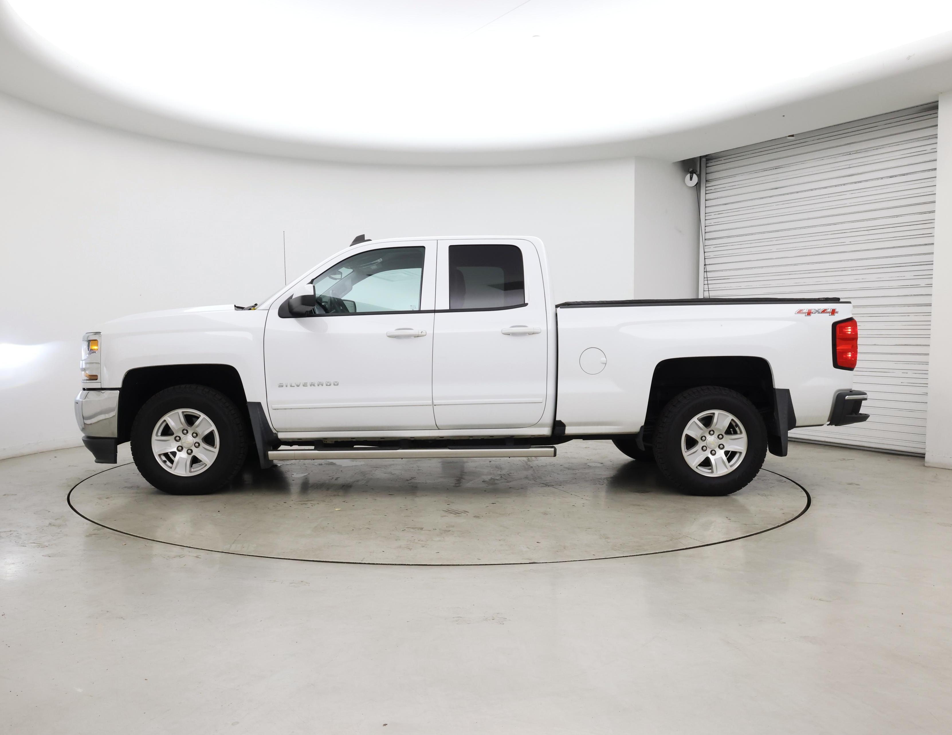 Thumbnail: 2017 Chevrolet Silverado 1500 - 4