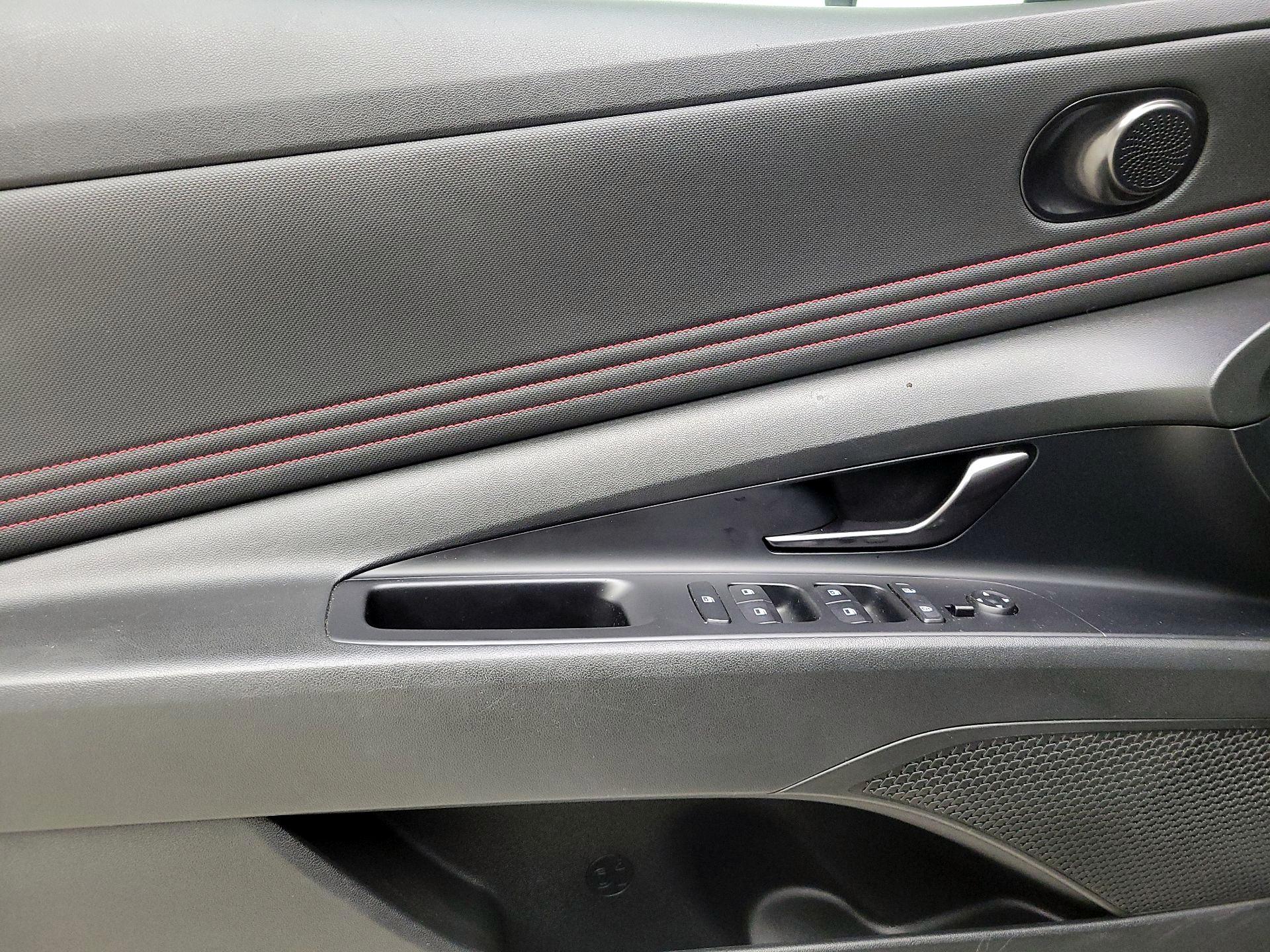 Thumbnail: 2022 Hyundai Elantra - 12