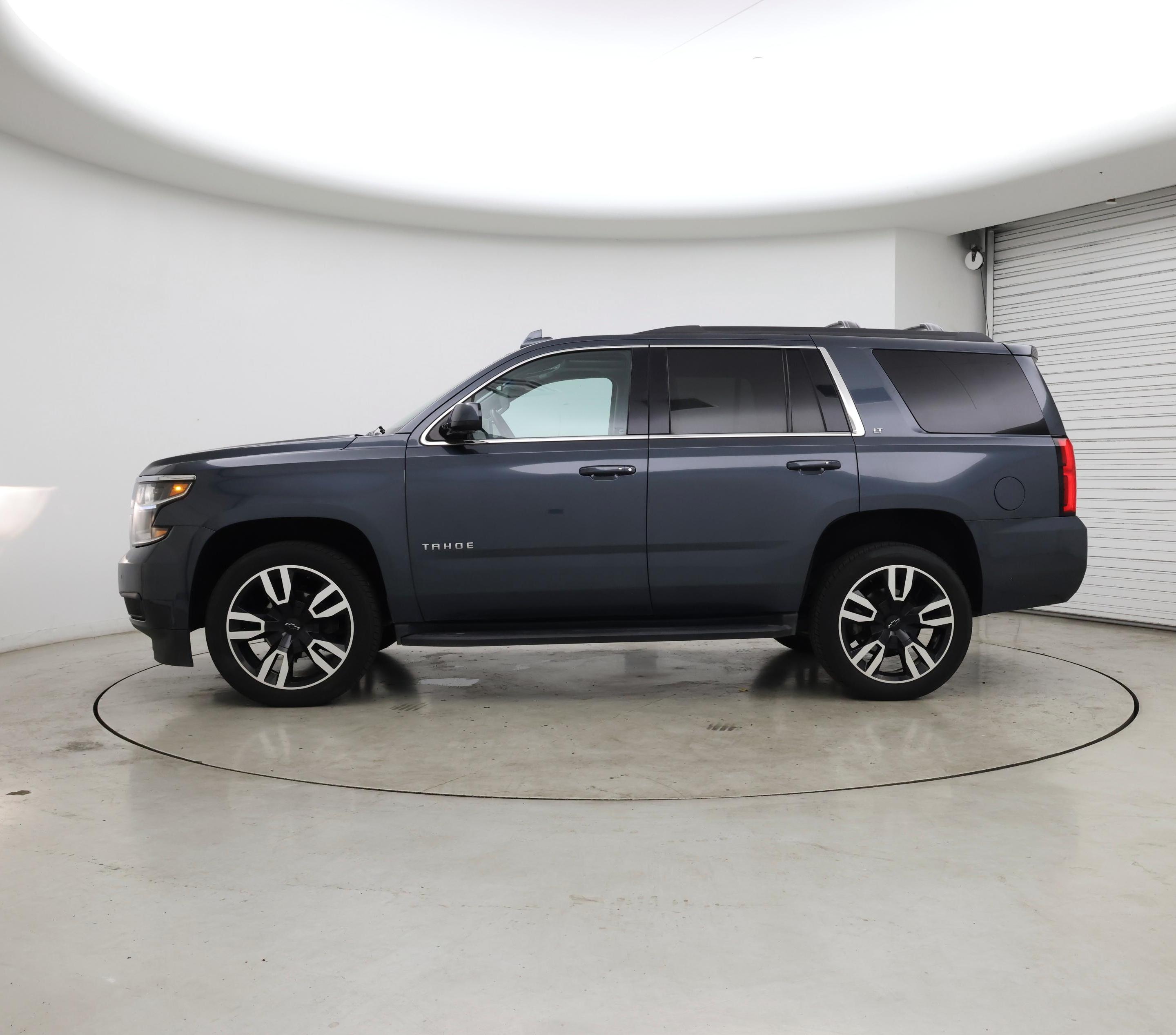 Thumbnail: 2019 Chevrolet Tahoe - 3
