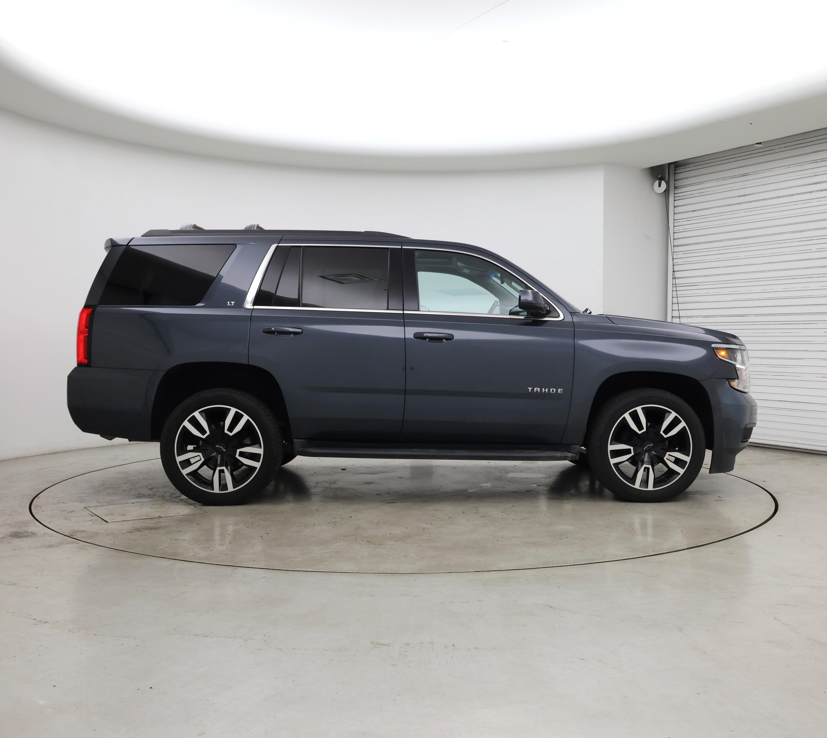Thumbnail: 2019 Chevrolet Tahoe - 7