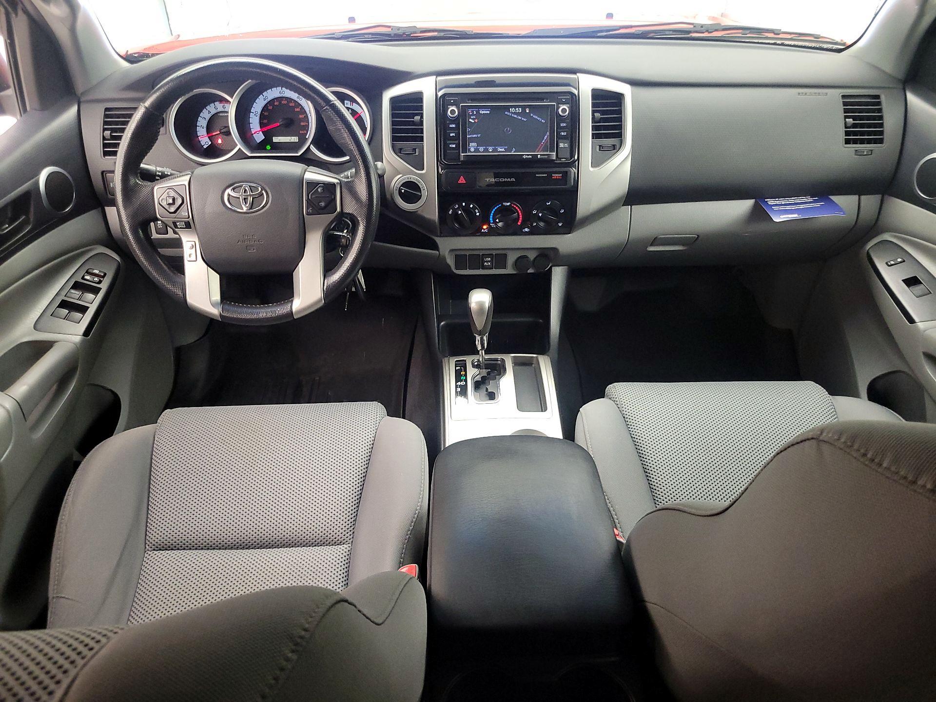 Thumbnail: 2015 Toyota Tacoma - 9