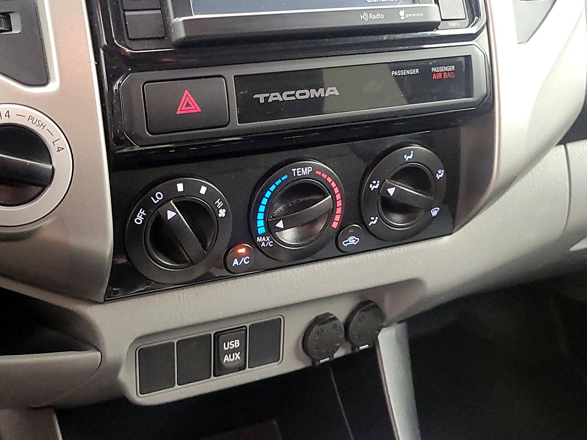 Thumbnail: 2015 Toyota Tacoma - 17