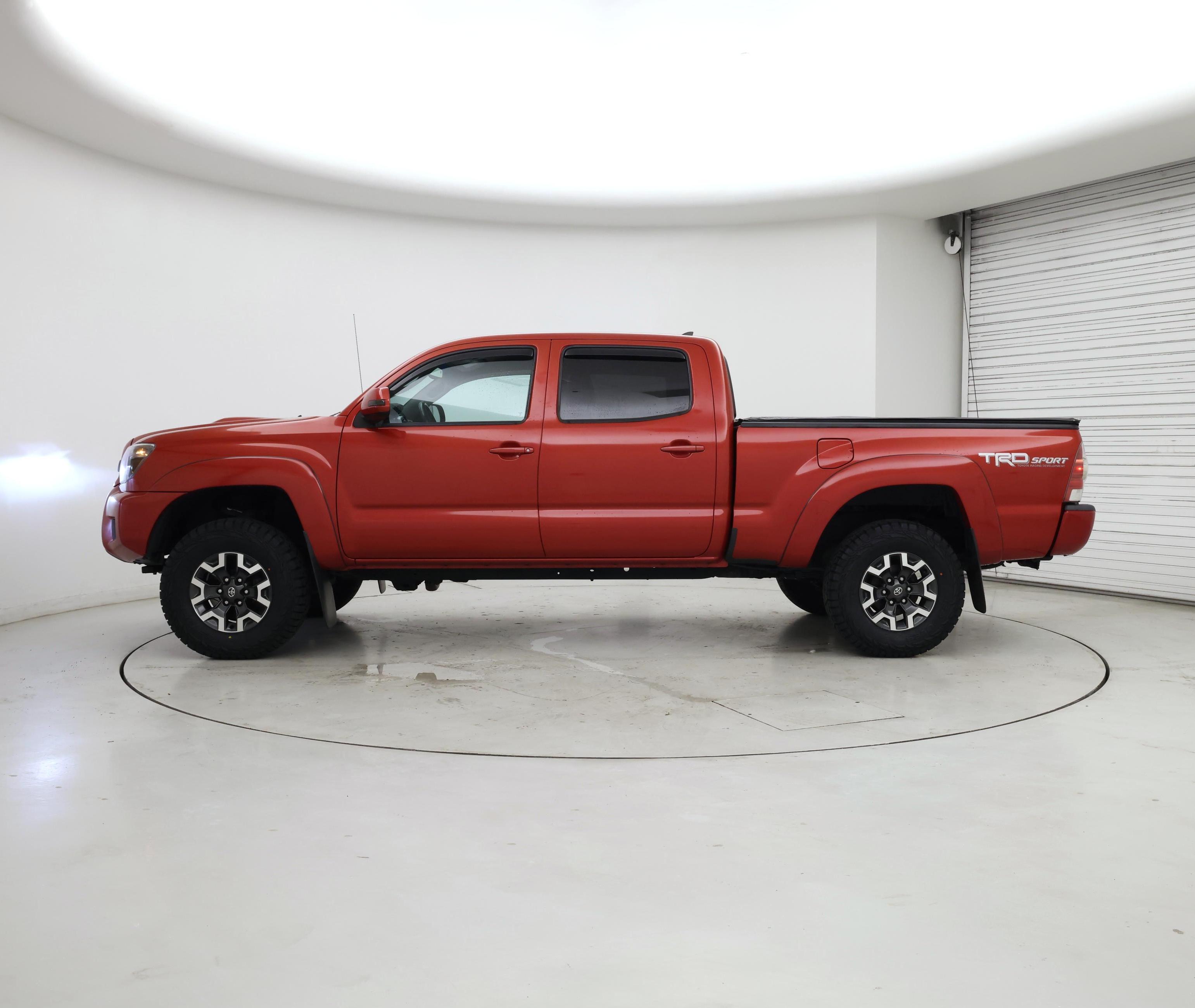 Thumbnail: 2015 Toyota Tacoma - 3