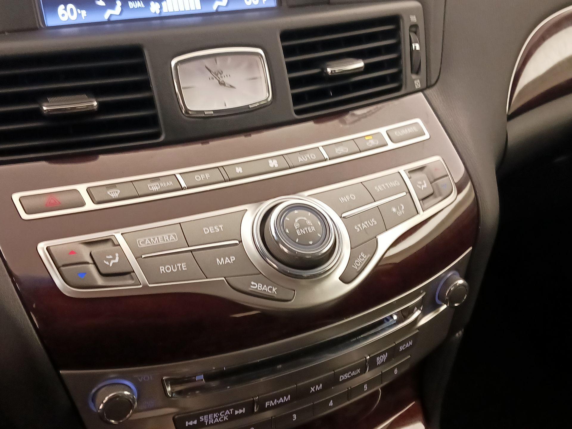 Thumbnail: 2015 INFINITI Q70 - 17