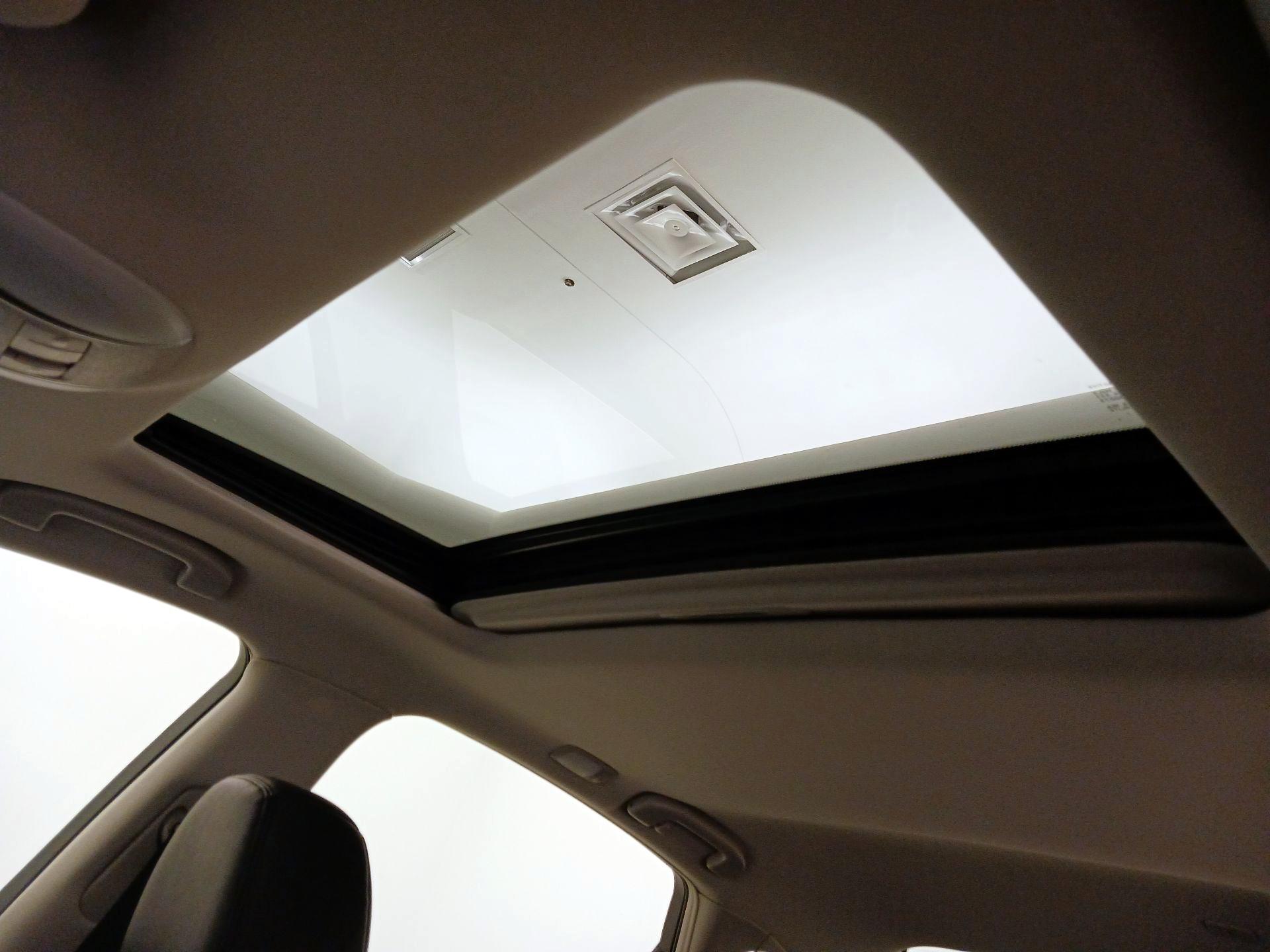 Thumbnail: 2015 INFINITI Q70 - 20