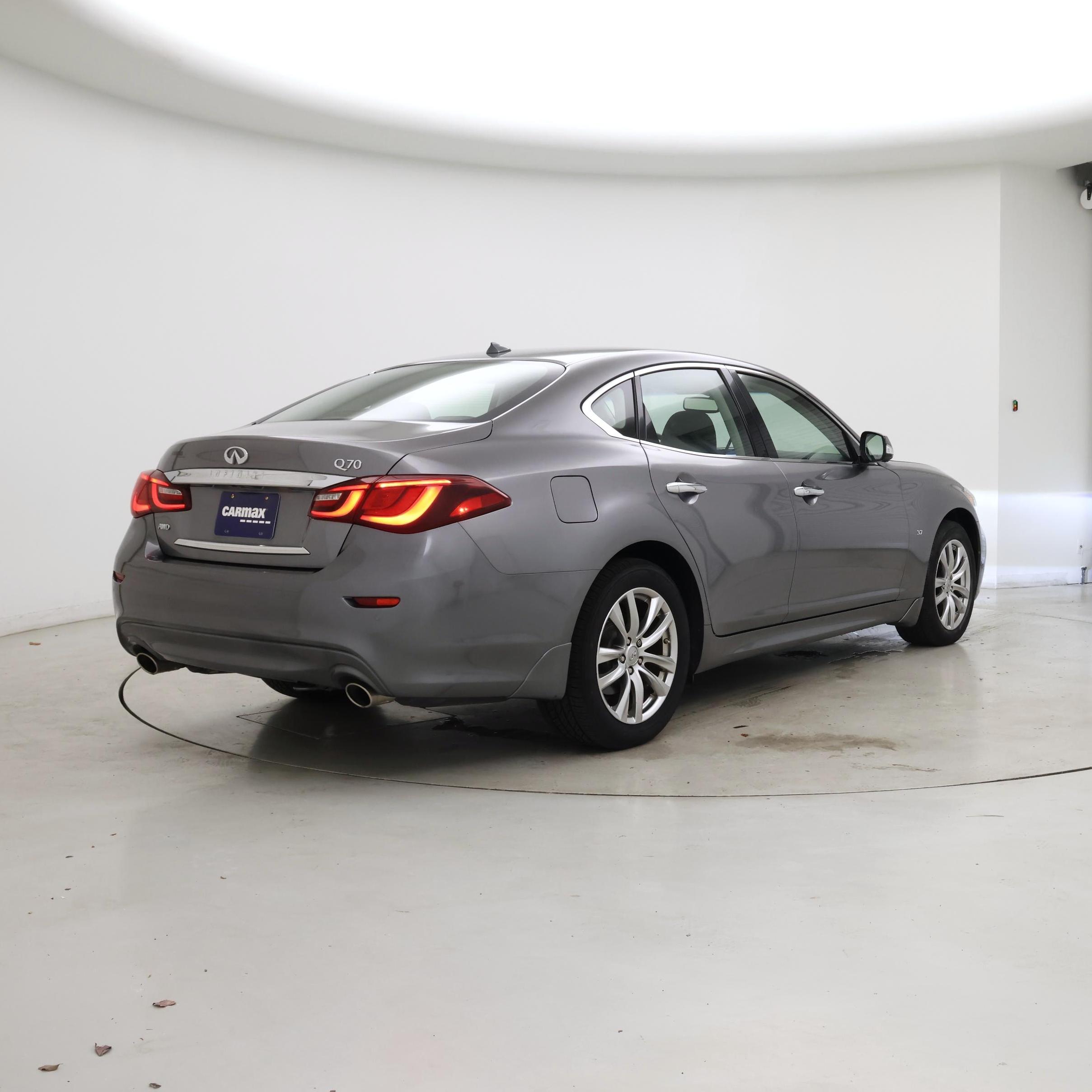 Thumbnail: 2015 INFINITI Q70 - 8