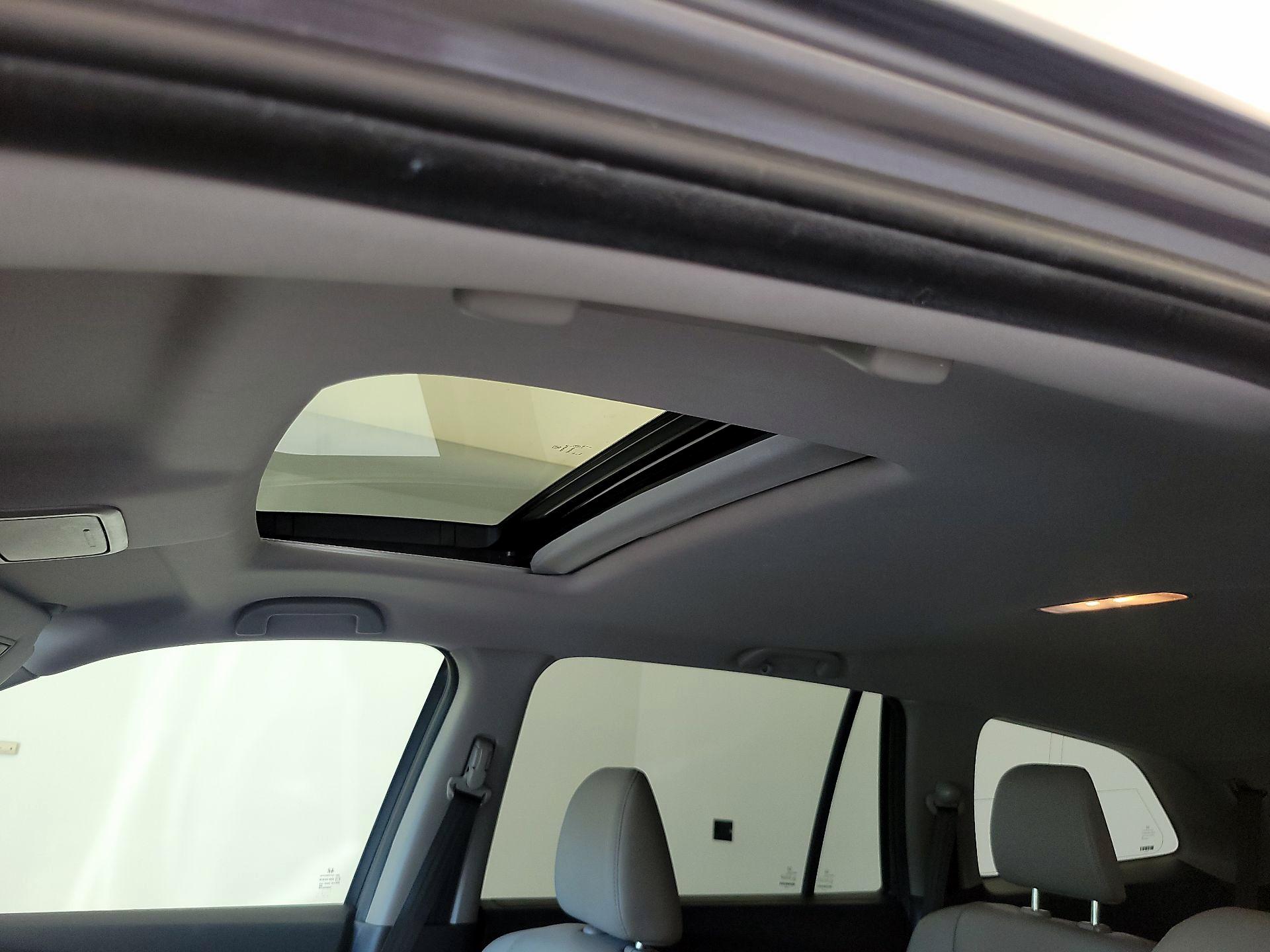 Thumbnail: 2016 Honda Pilot - 19