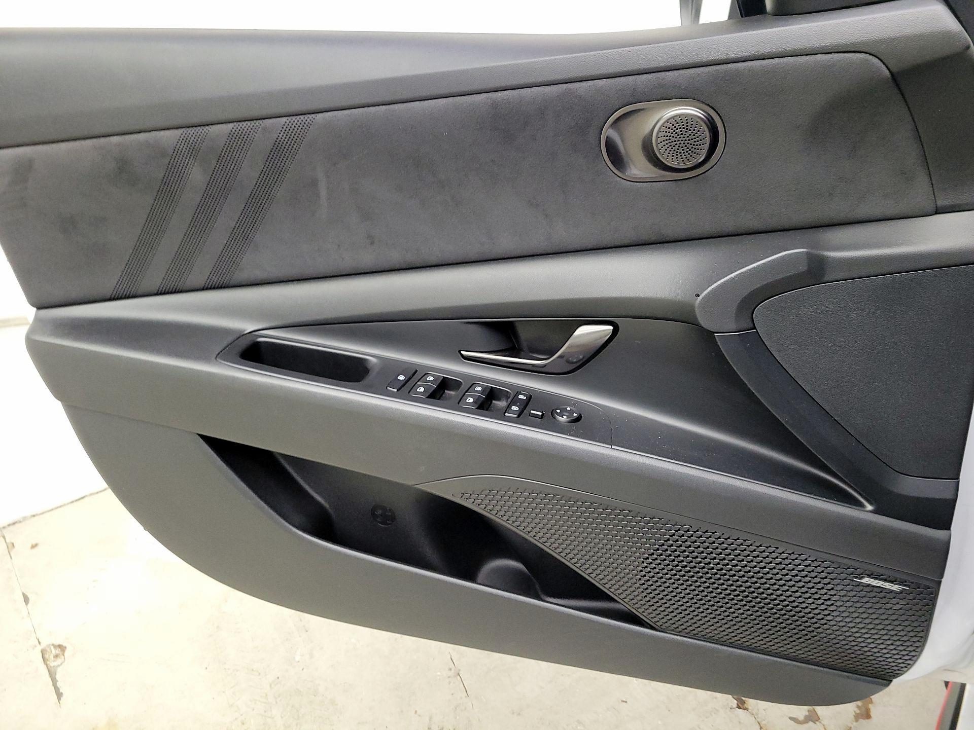 Thumbnail: 2022 Hyundai Elantra - 12