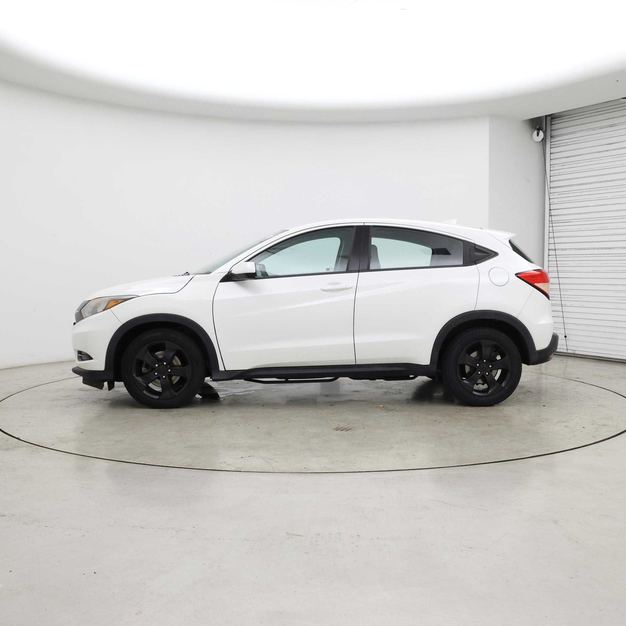Thumbnail: 2017 Honda HR-V - 3