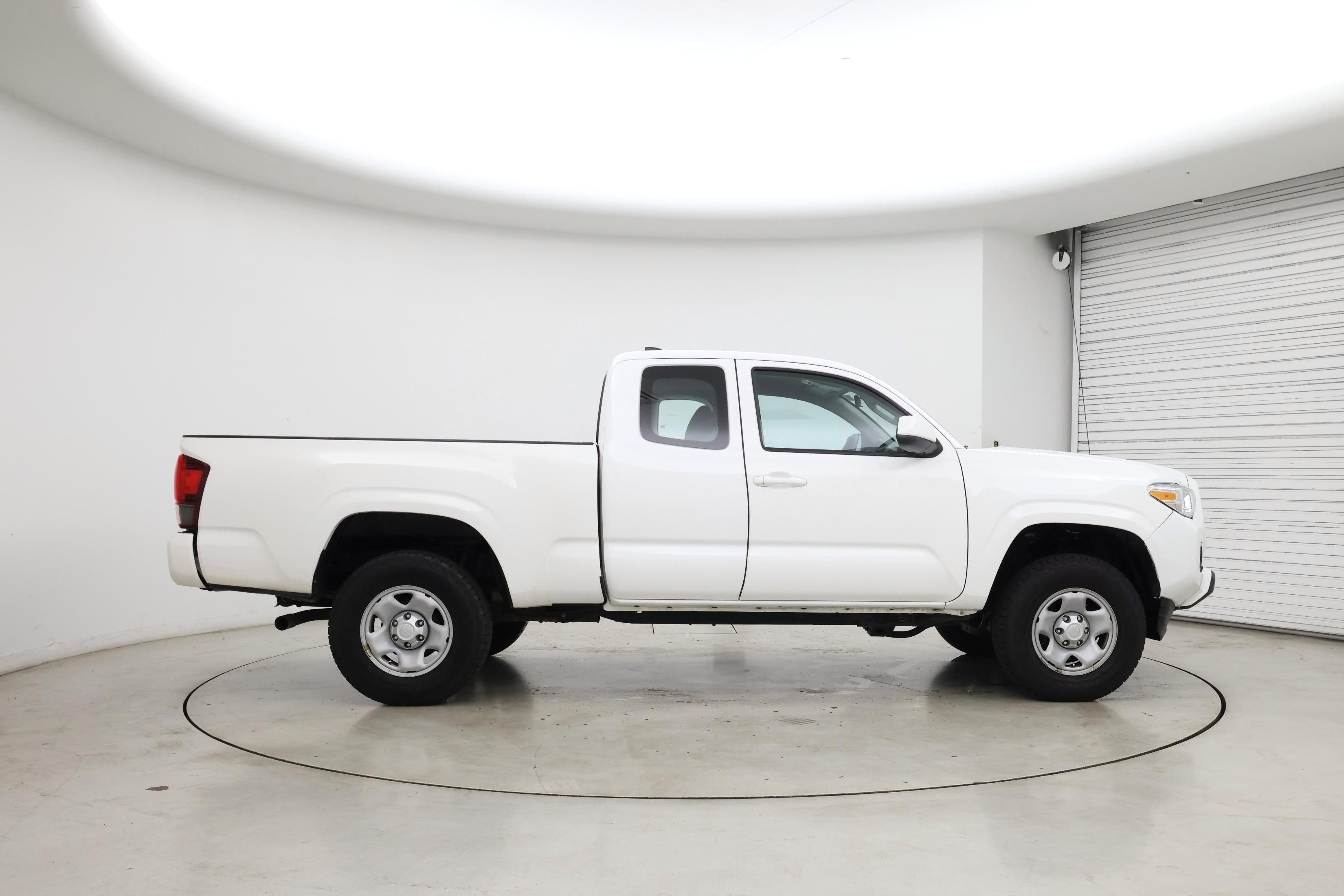 Thumbnail: 2018 Toyota Tacoma - 7