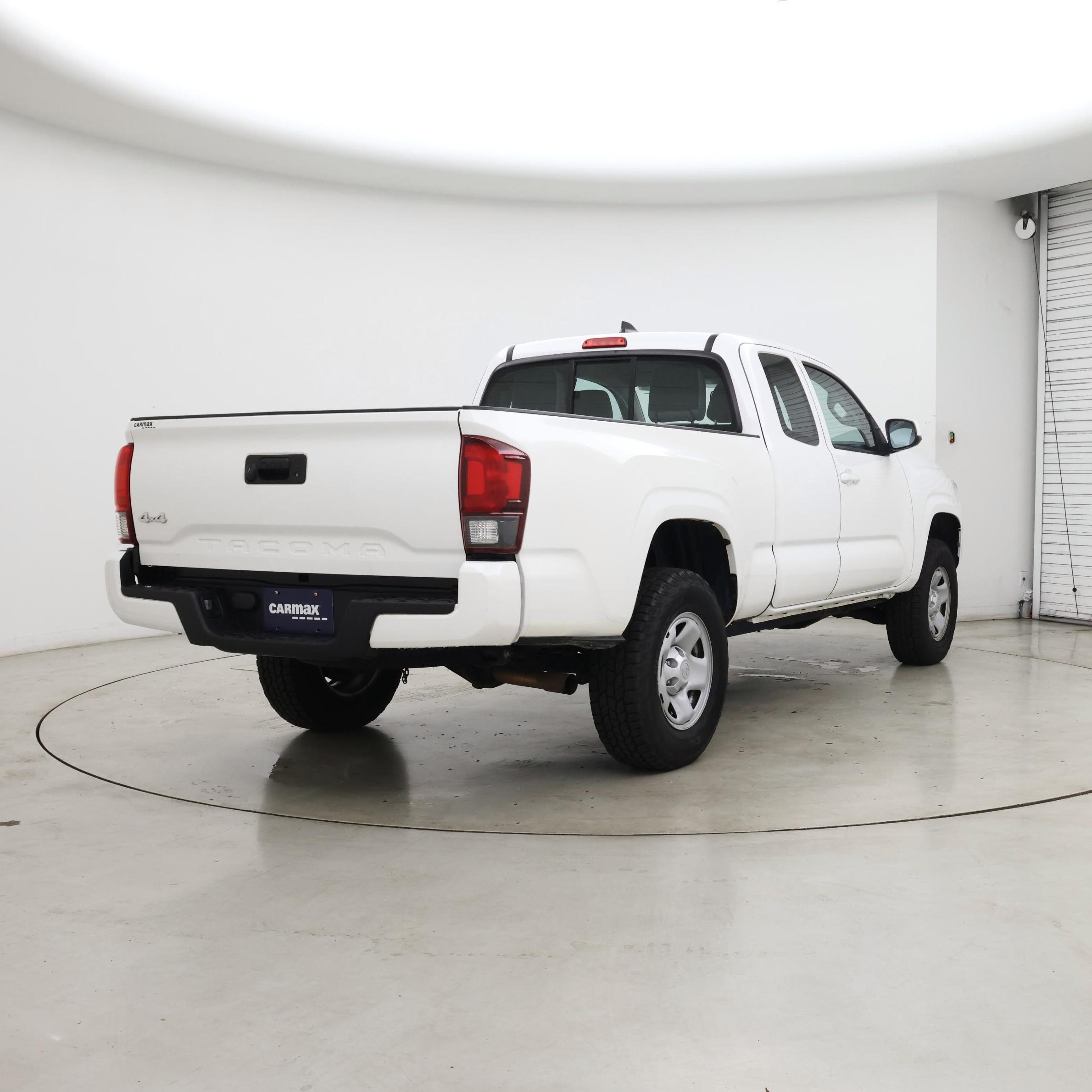 Thumbnail: 2018 Toyota Tacoma - 8