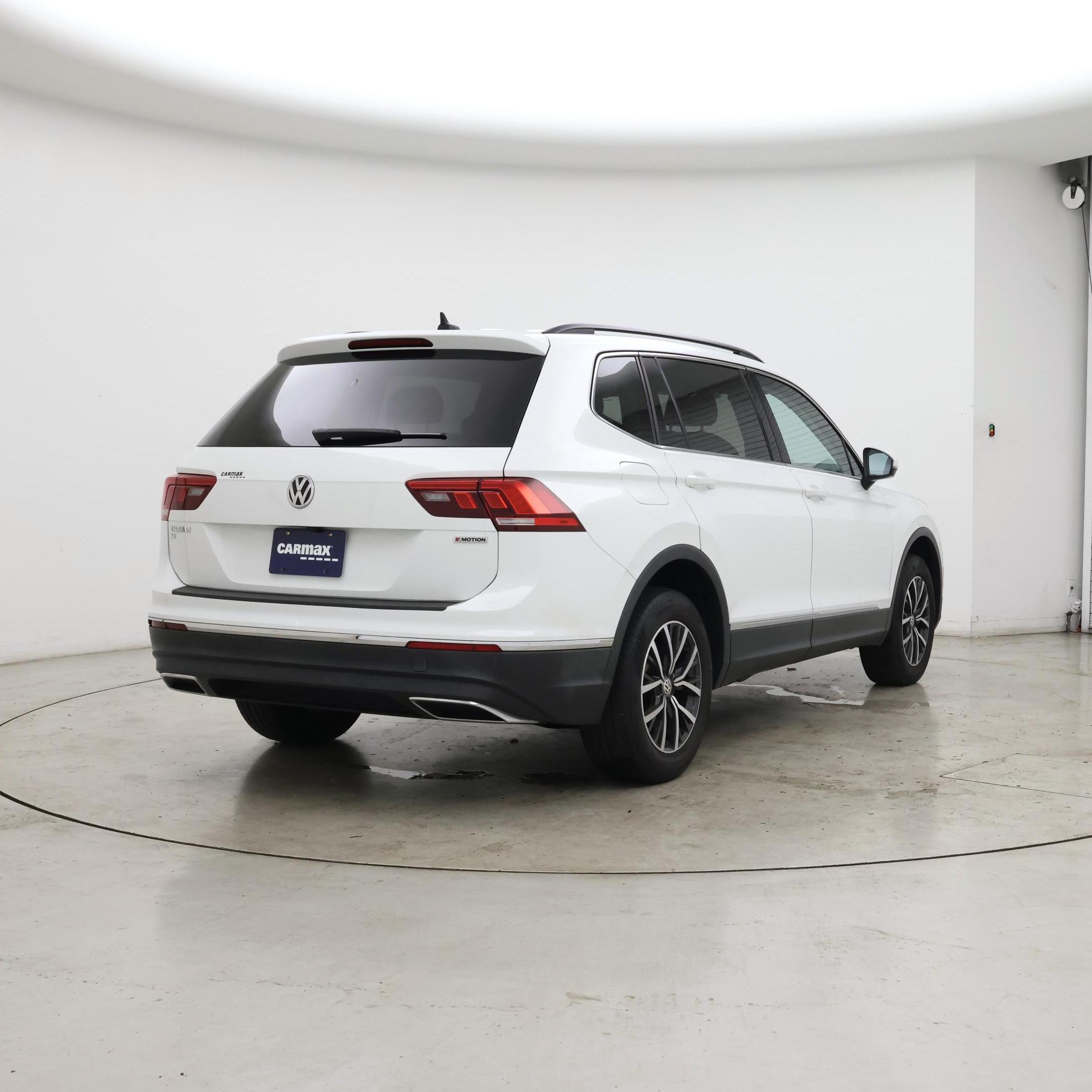 Thumbnail: 2020 Volkswagen Tiguan - 8