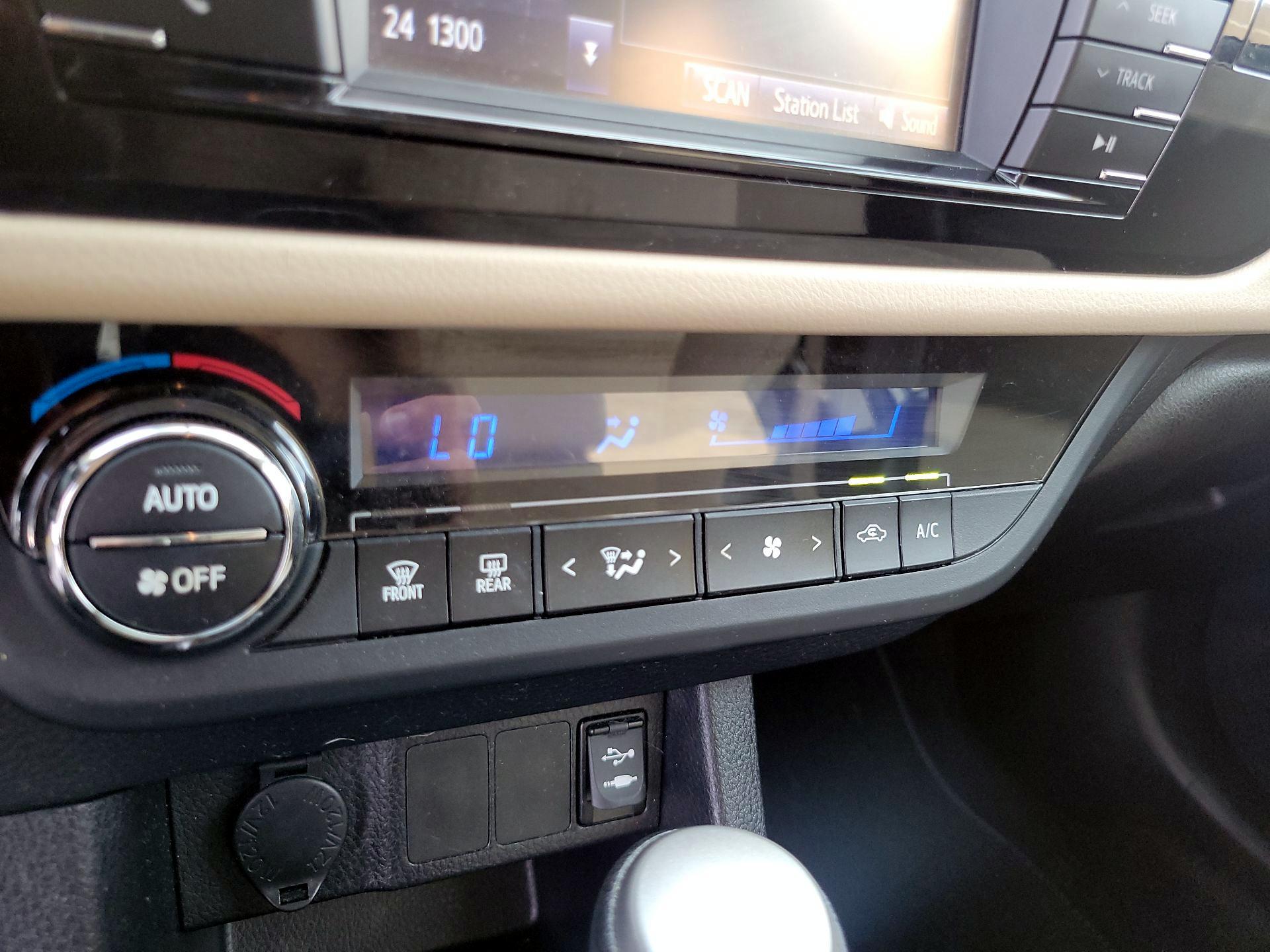 Thumbnail: 2014 Toyota Corolla - 14