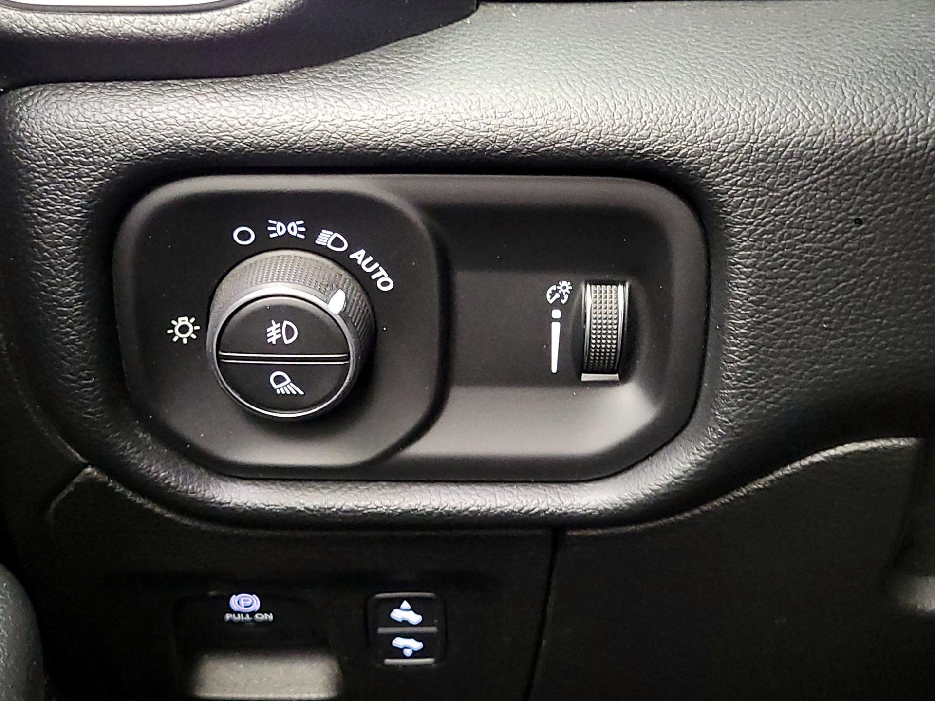 Thumbnail: 2021 RAM 1500 - 13