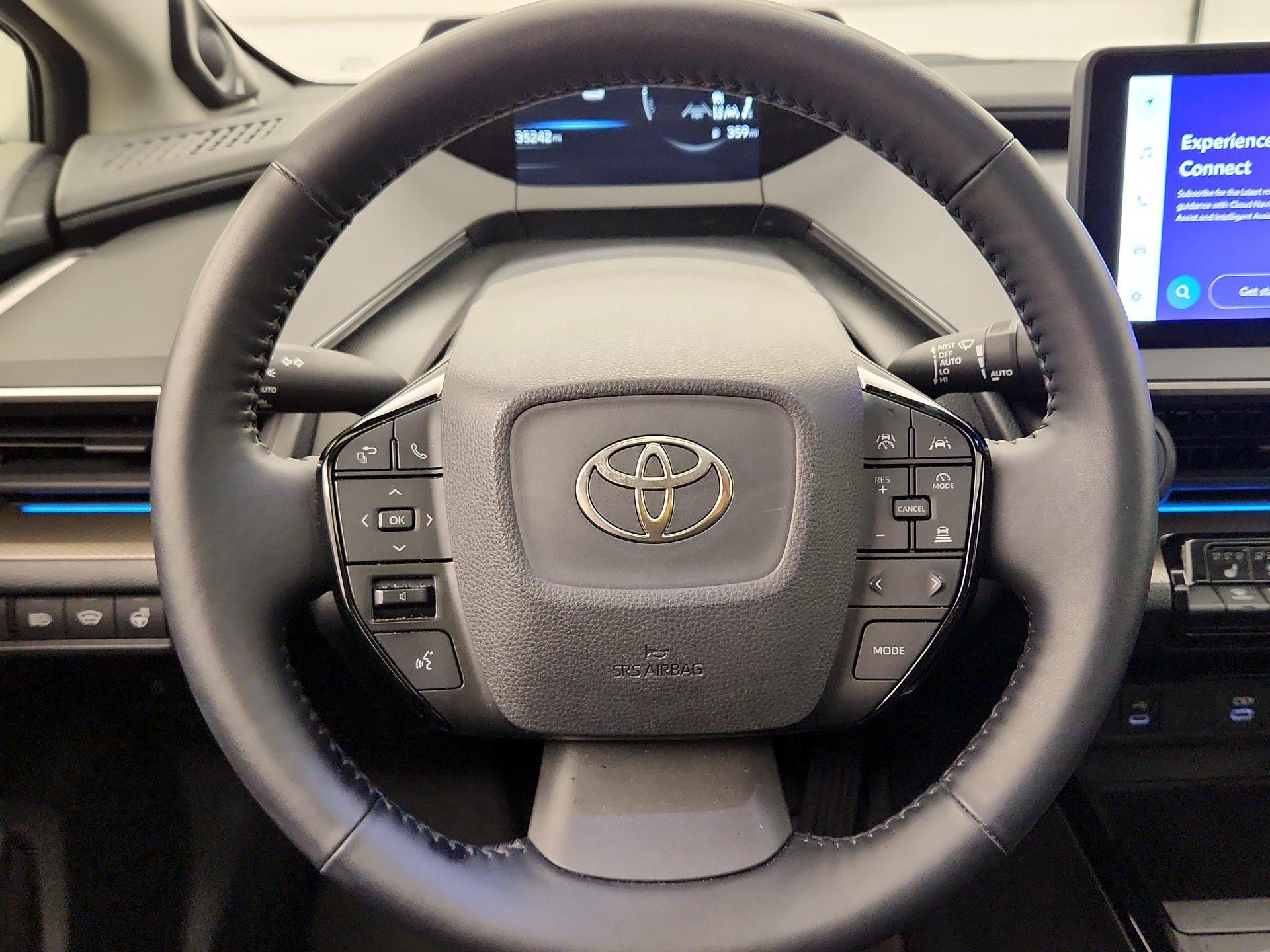 Thumbnail: 2023 Toyota Prius - 10