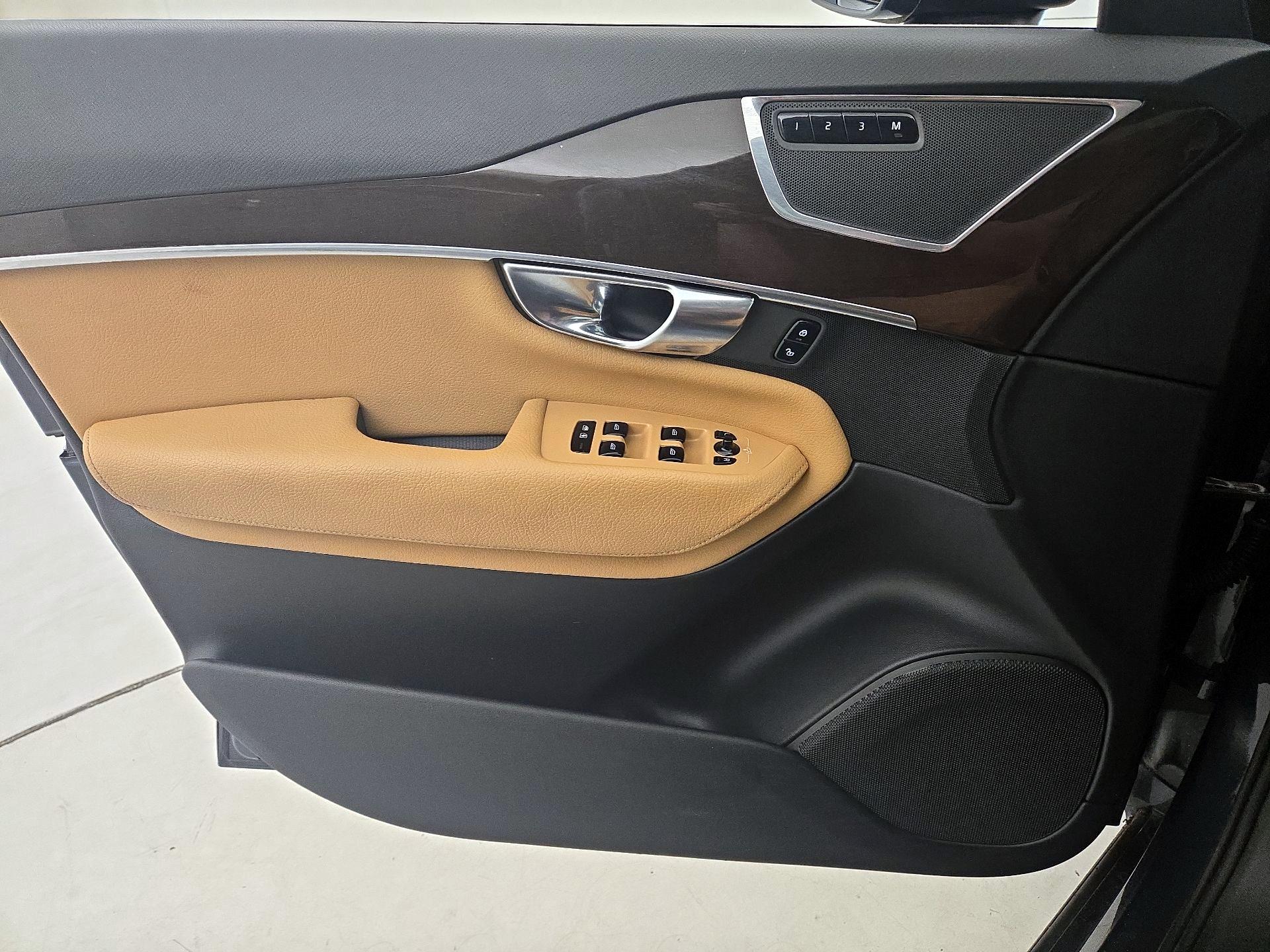 Thumbnail: 2019 Volvo XC90 - 12