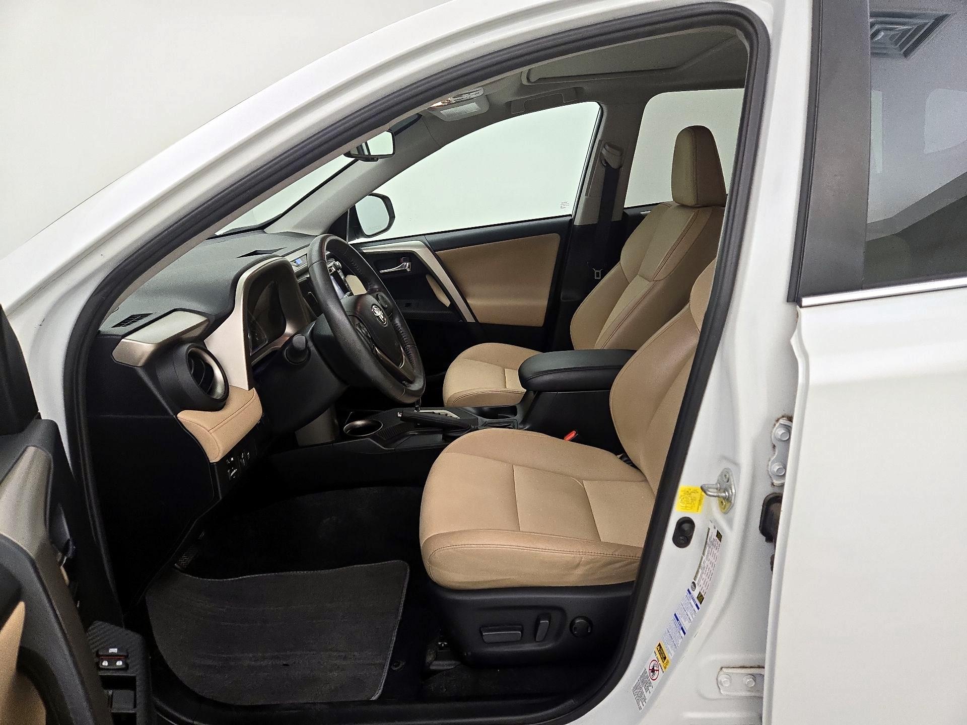 Thumbnail: 2014 Toyota RAV4 - 11