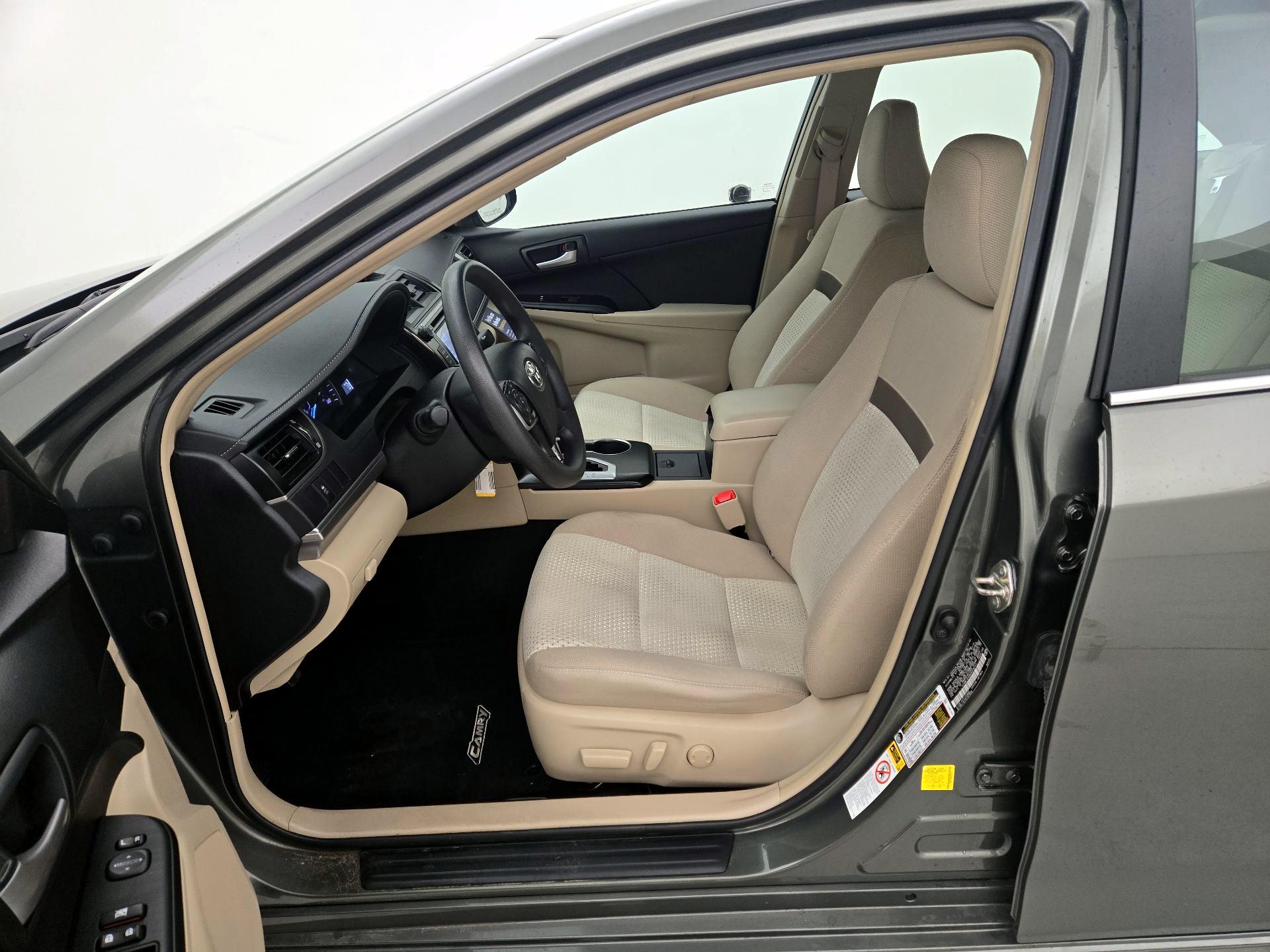 Thumbnail: 2014 Toyota Camry - 11