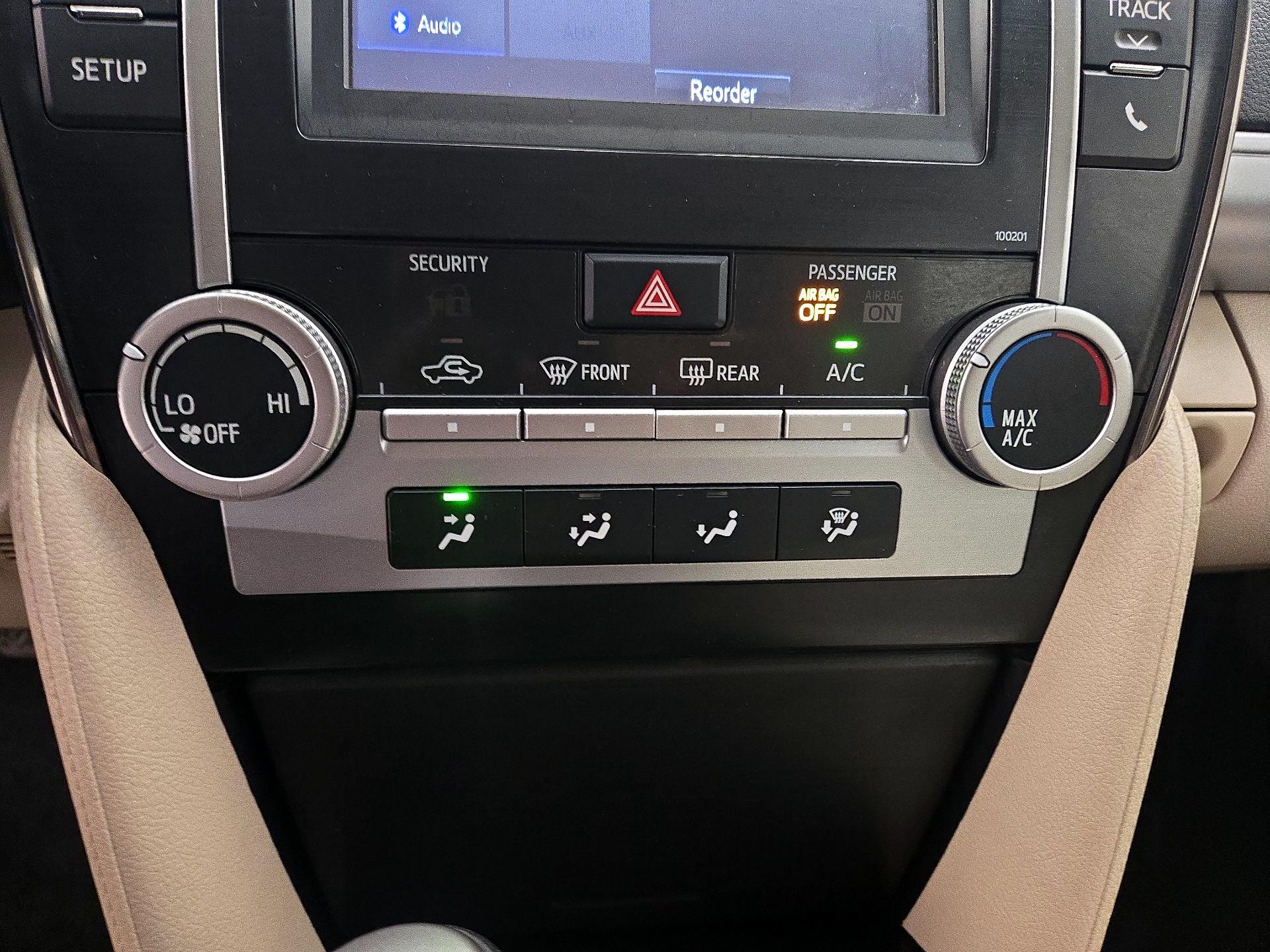 Thumbnail: 2014 Toyota Camry - 15