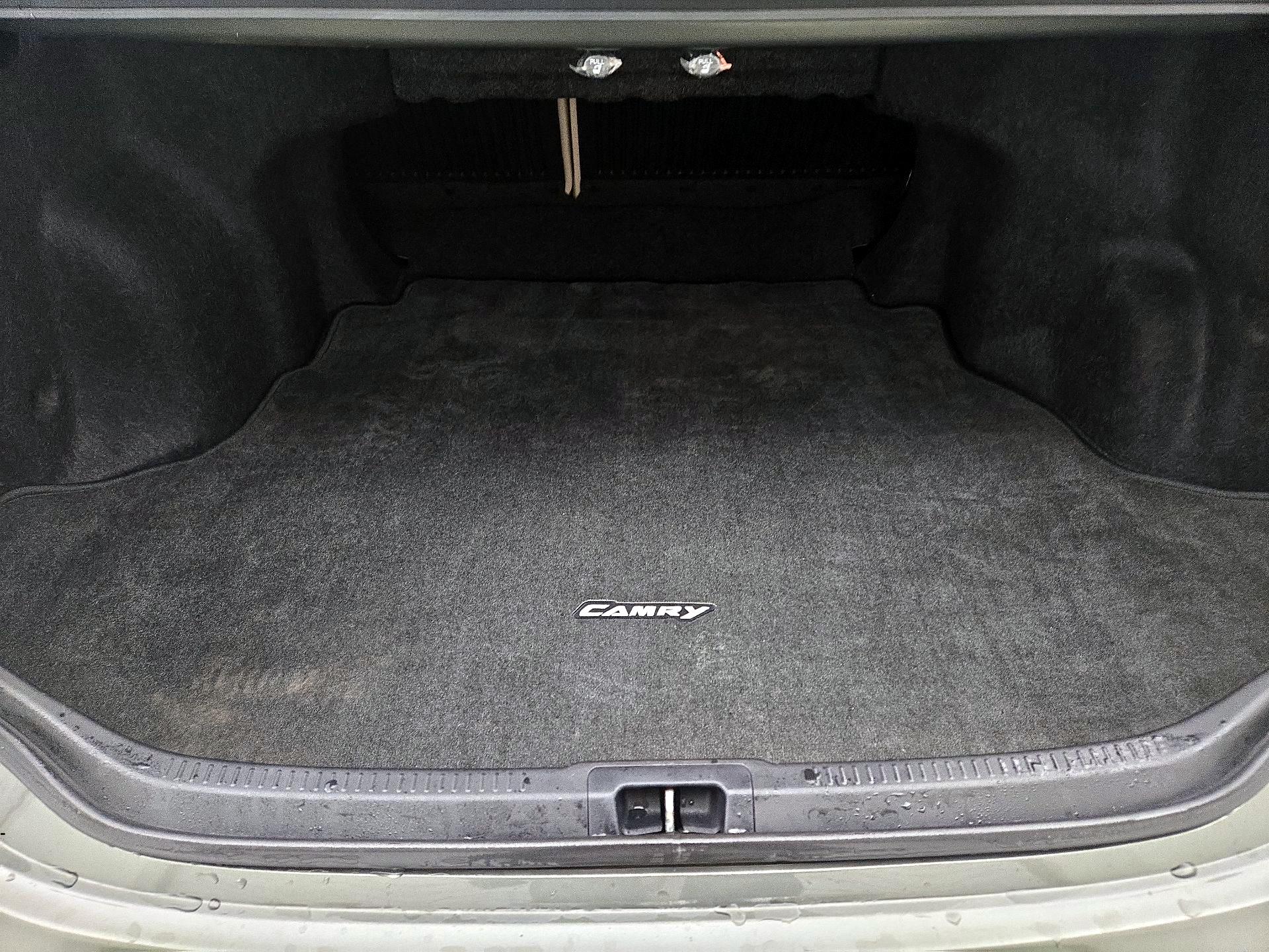 Thumbnail: 2014 Toyota Camry - 18