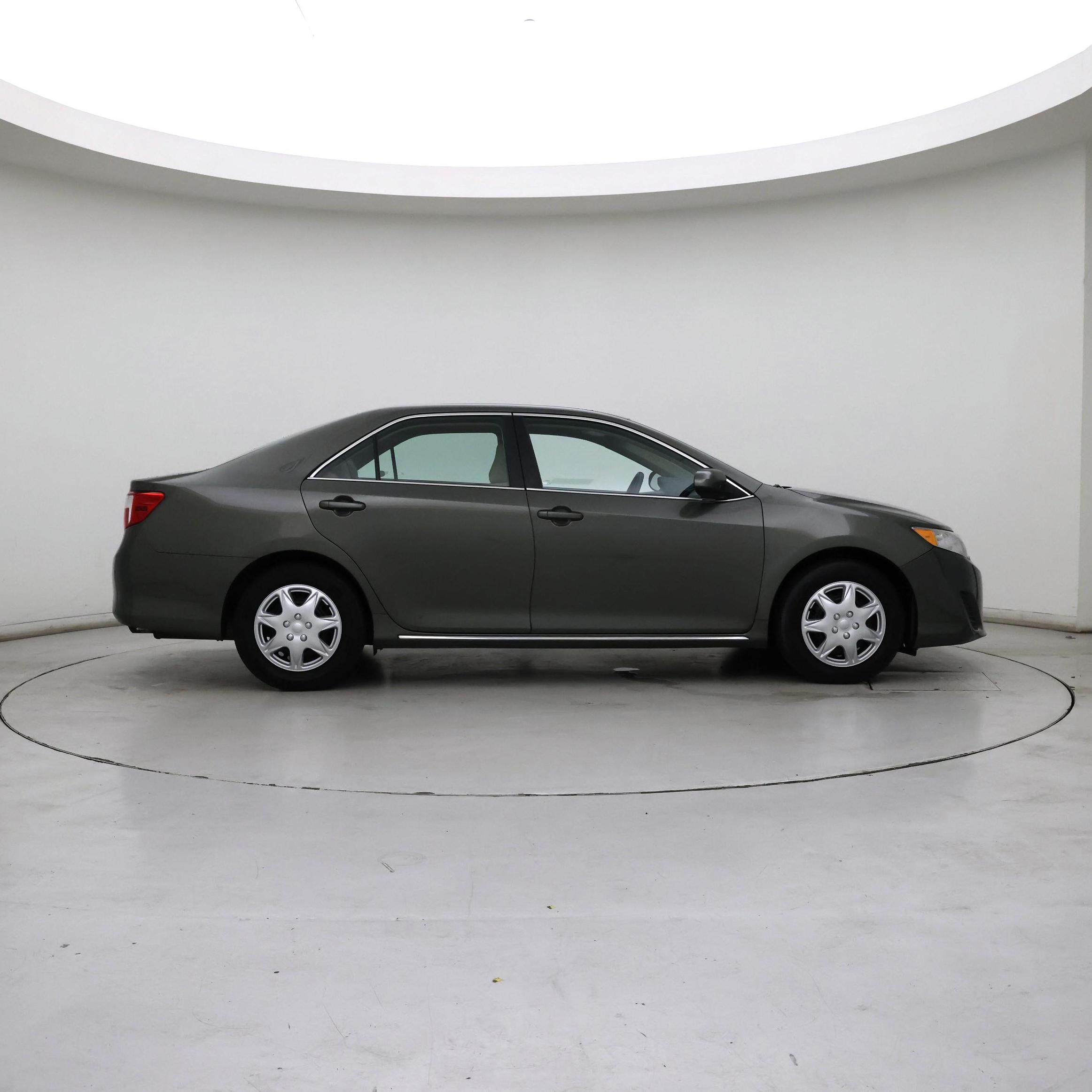 Thumbnail: 2014 Toyota Camry - 7