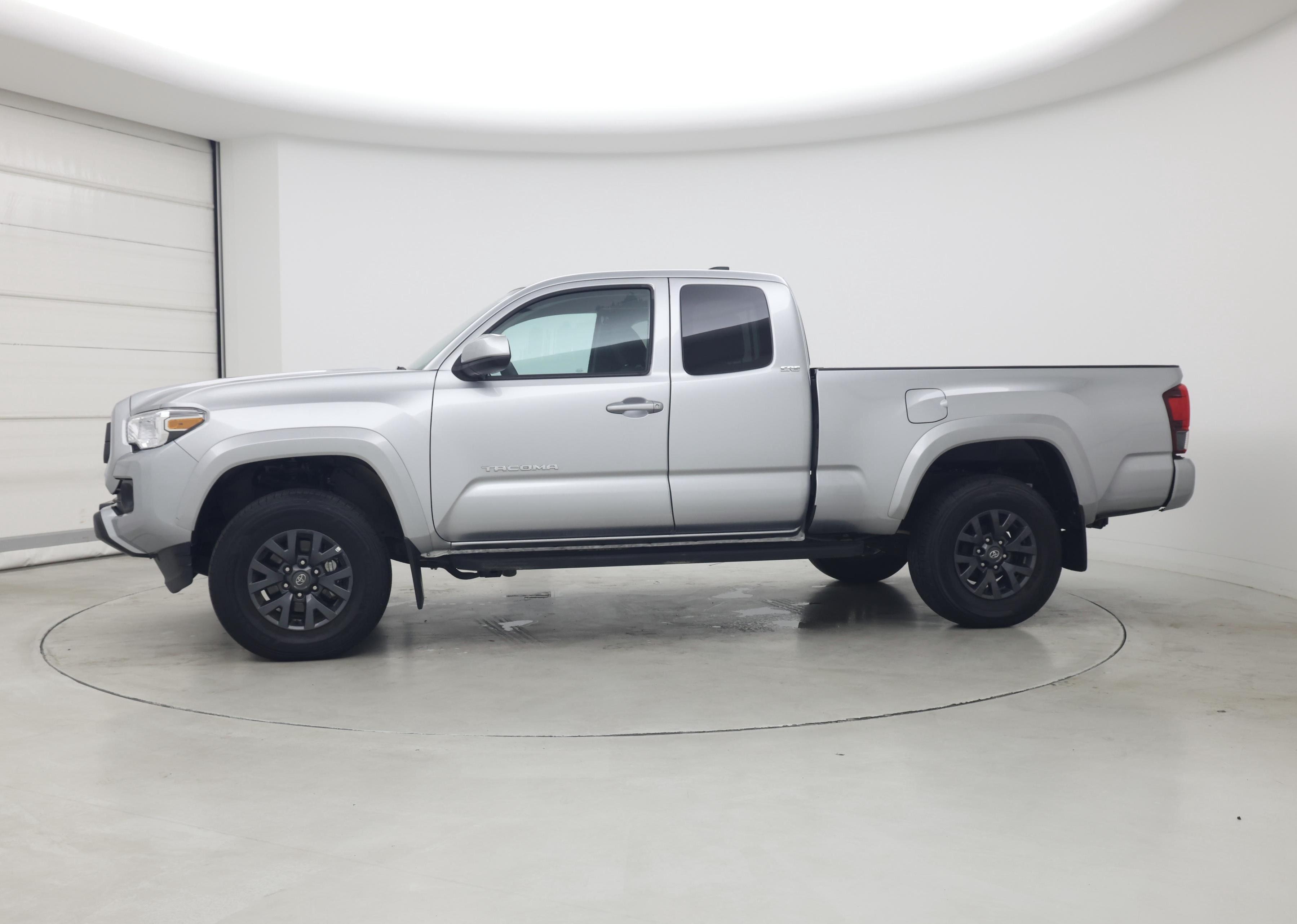 Thumbnail: 2022 Toyota Tacoma - 3