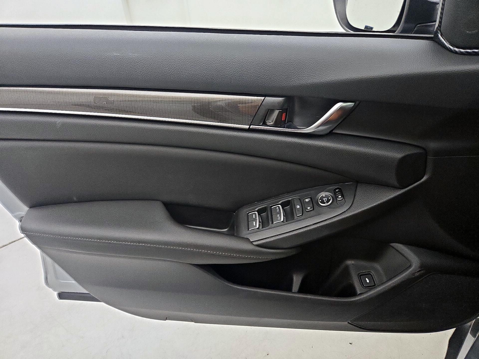 Thumbnail: 2019 Honda Accord - 12